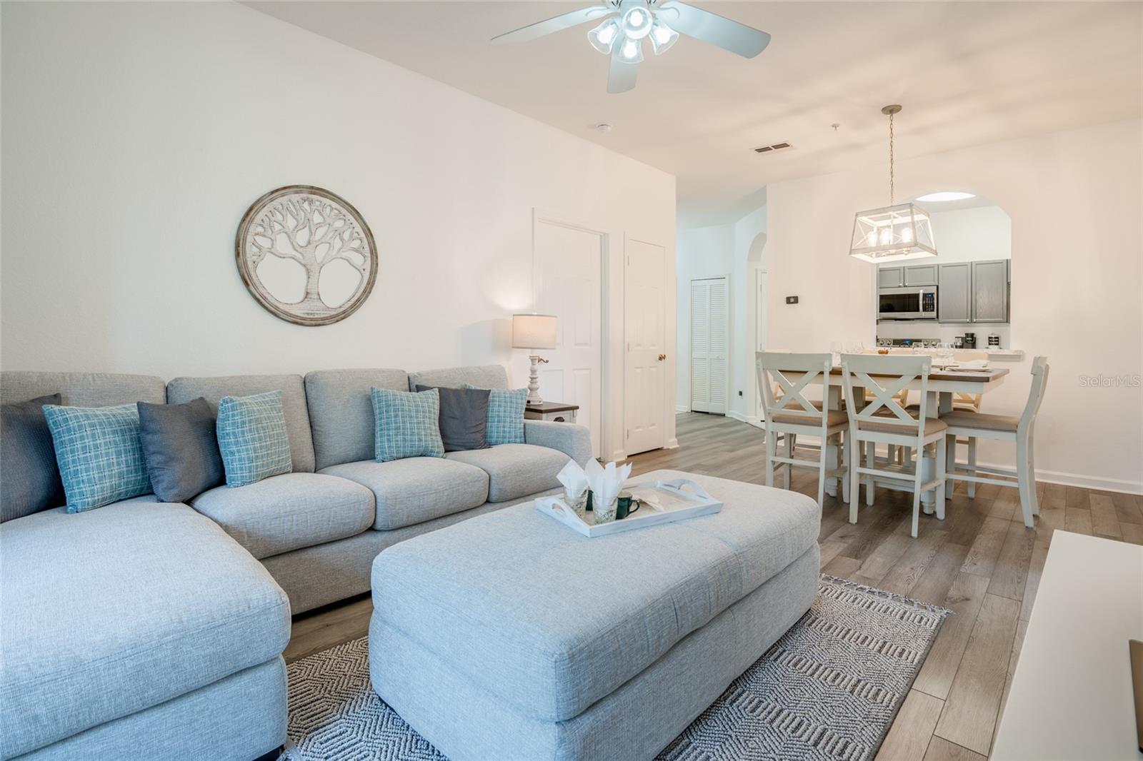 2303 BUTTERFLY PALM WAY #303, KISSIMMEE, FL — photo 2