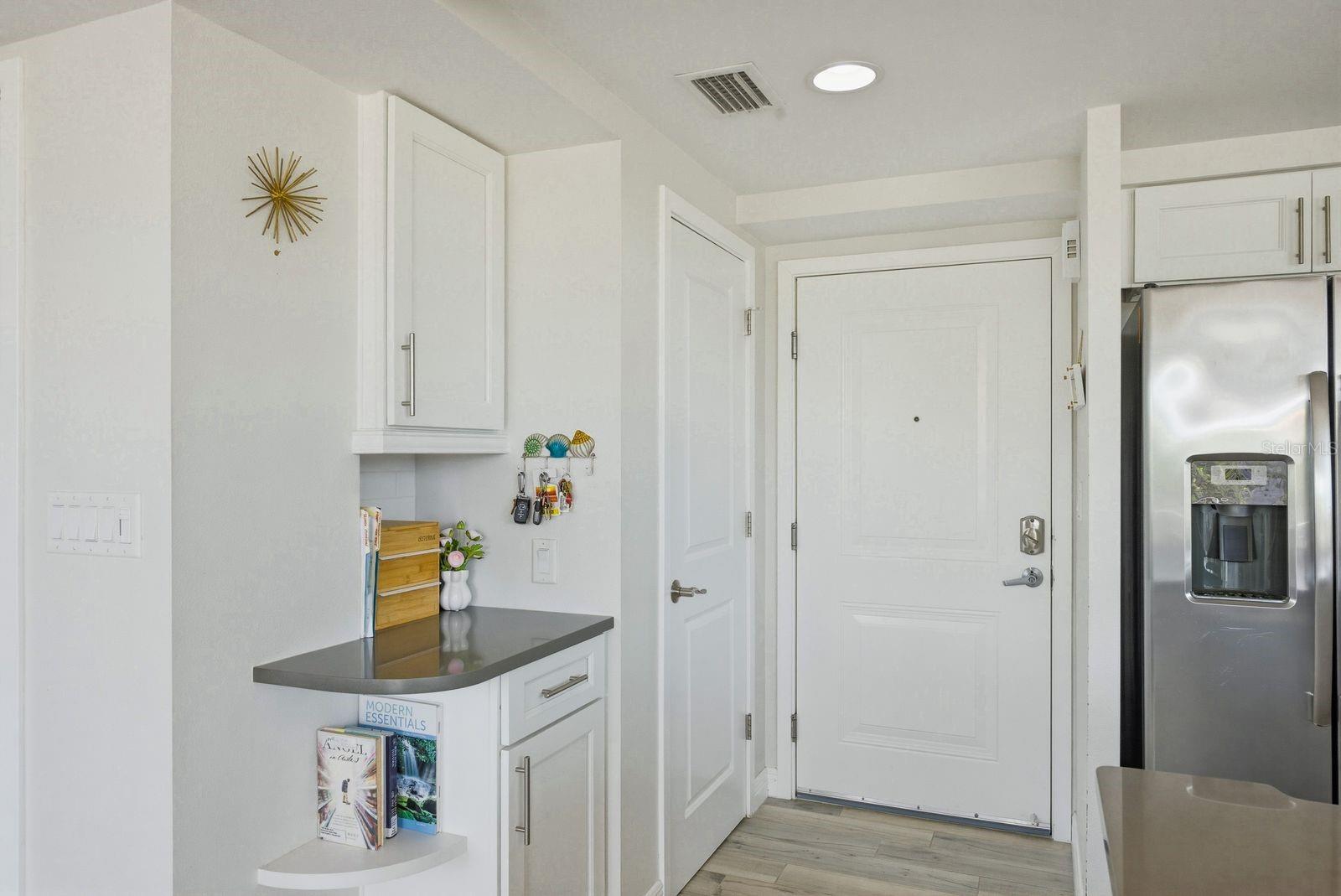 223 ISLAND WAY #2D, CLEARWATER BEACH, FL — photo 6