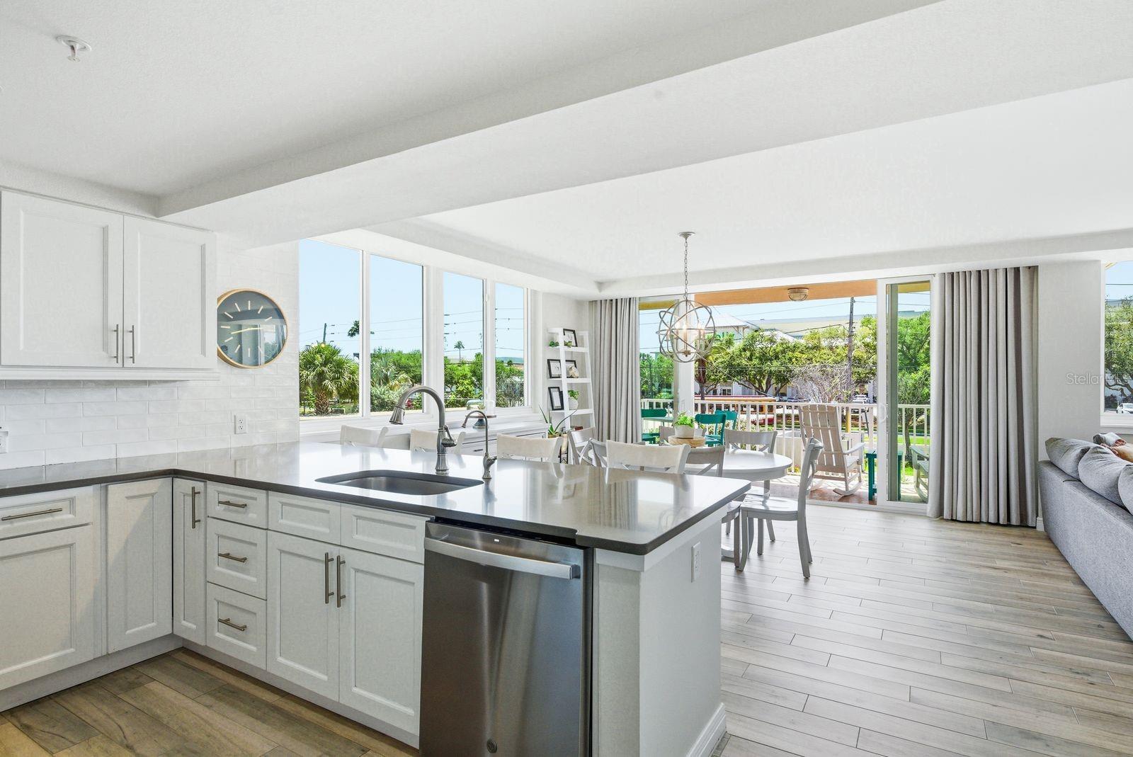 223 ISLAND WAY #2D, CLEARWATER BEACH, FL — photo 10