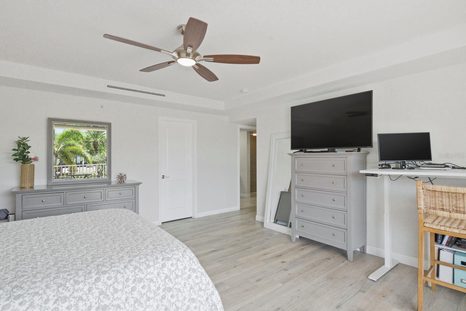 223 ISLAND WAY #2D, CLEARWATER BEACH, FL — photo 21