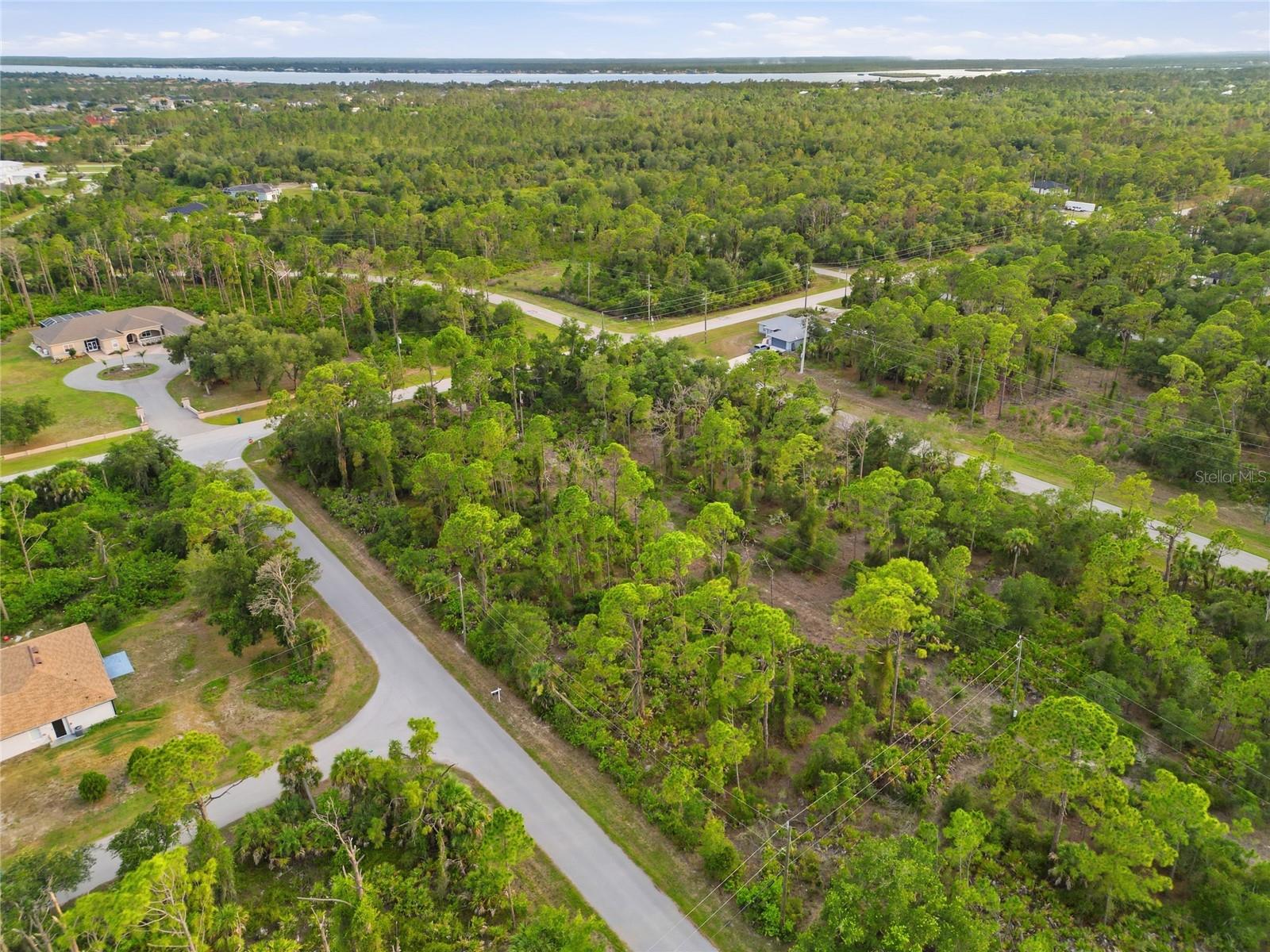 501 CHAMPION ST DR, PORT CHARLOTTE, FL — photo 10