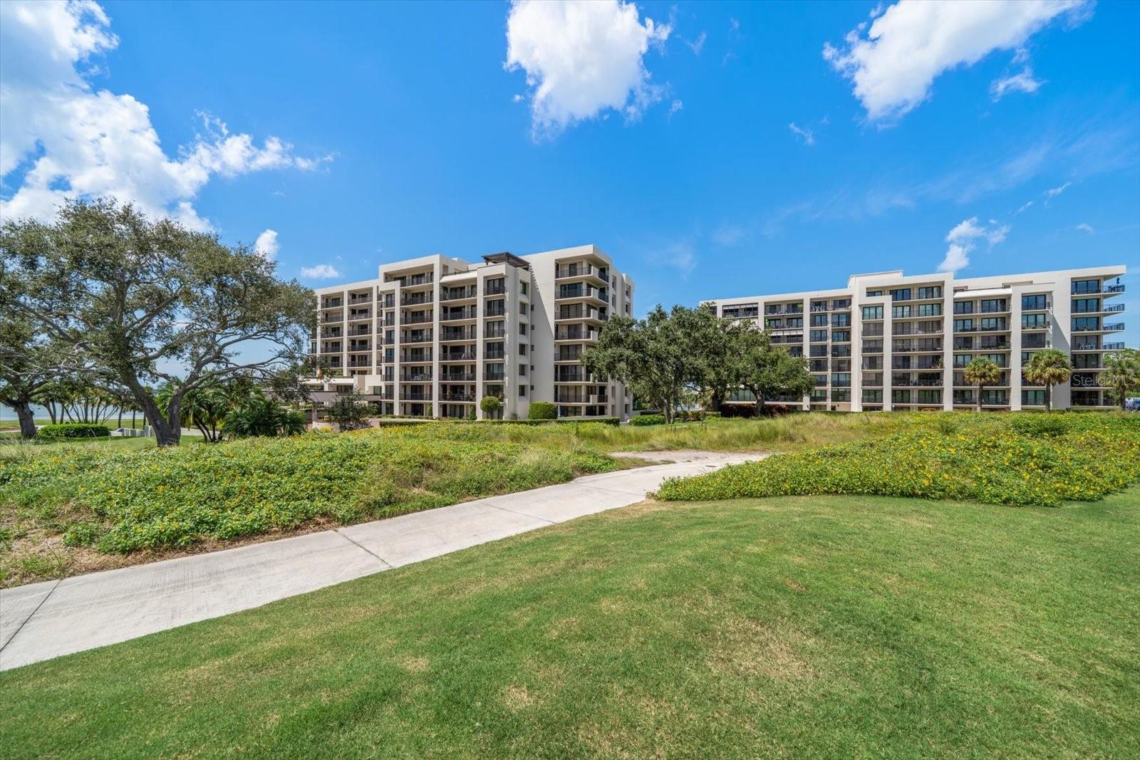4 BELLEVIEW BLVD #106, BELLEAIR, FL — photo 62