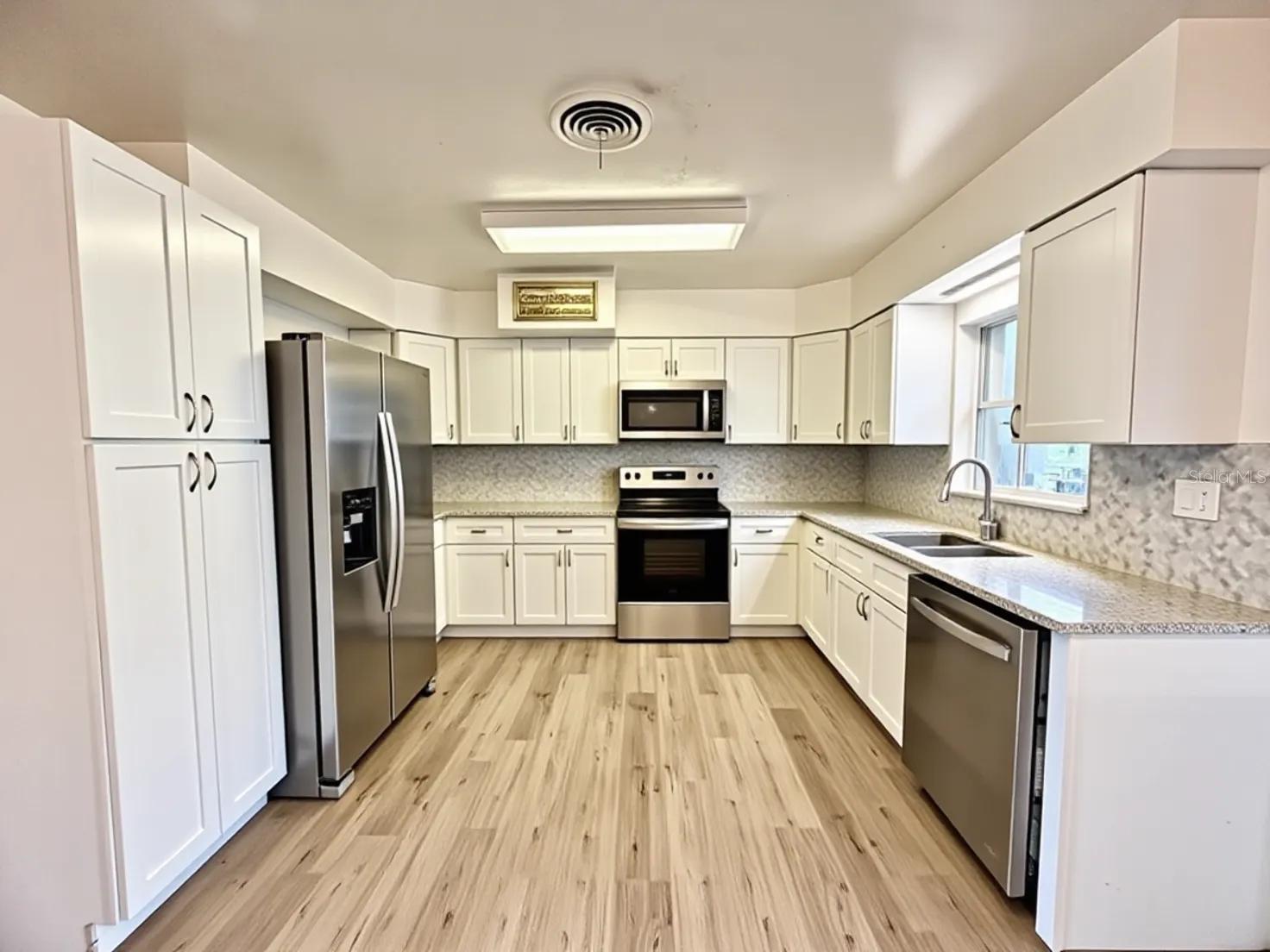 5235 SE 107TH ST, BELLEVIEW, FL — photo 6