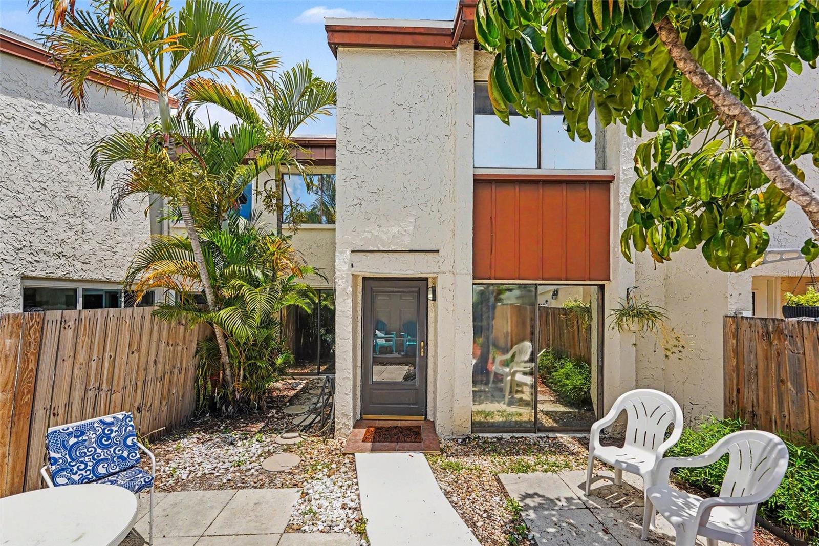 2095 SUNSET POINT RD #1904, CLEARWATER, FL — photo 2