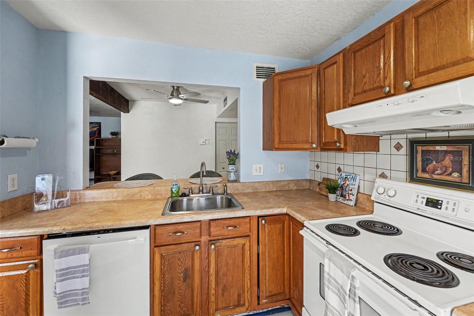 2095 SUNSET POINT RD #1904, CLEARWATER, FL — photo 9