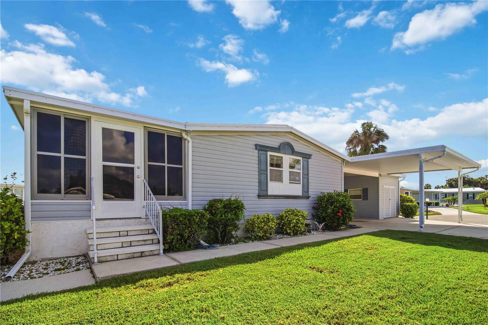 8476 IMPERIAL CIR, PALMETTO, FL