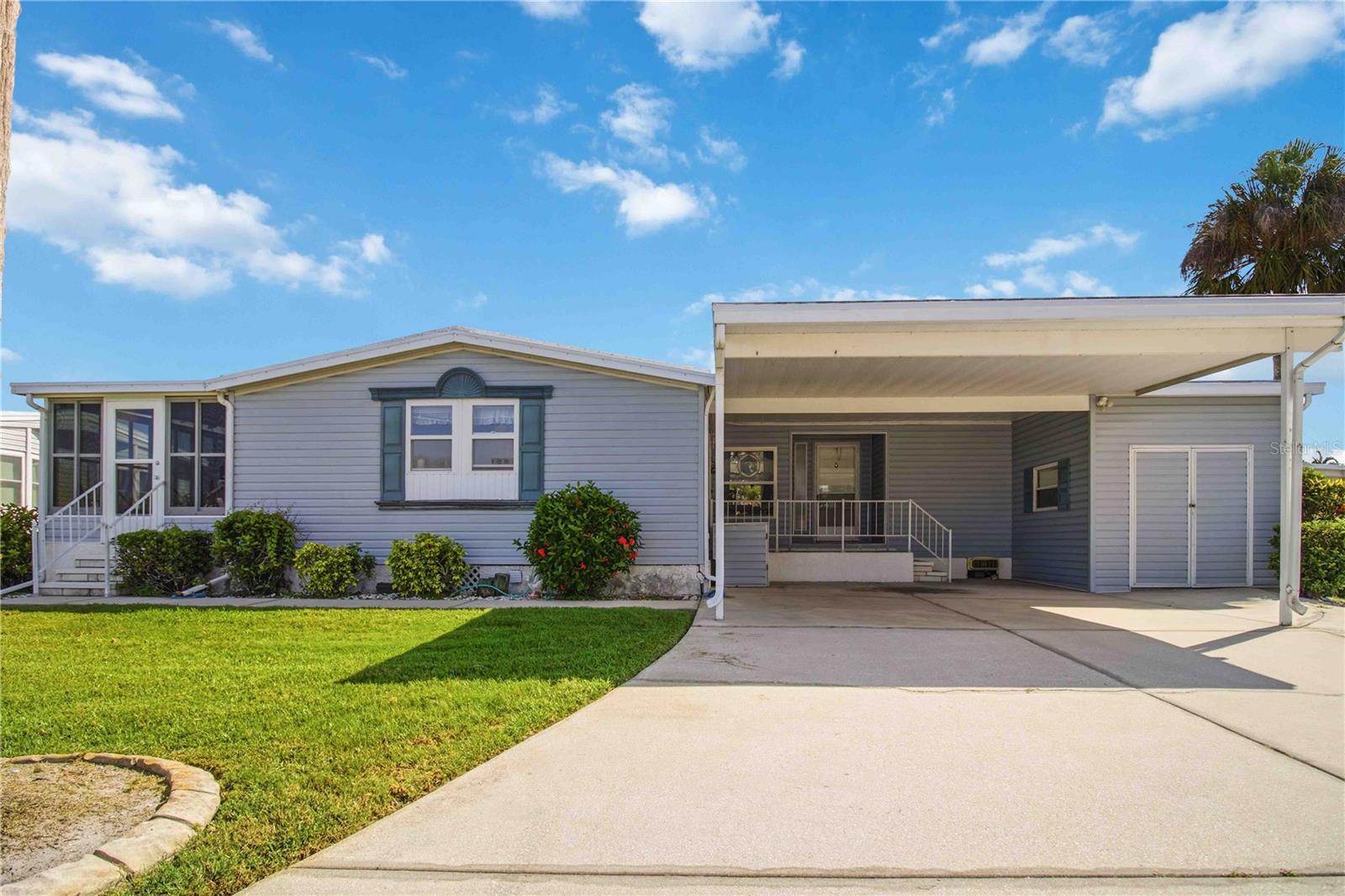 8476 IMPERIAL CIR, PALMETTO, FL — photo 2