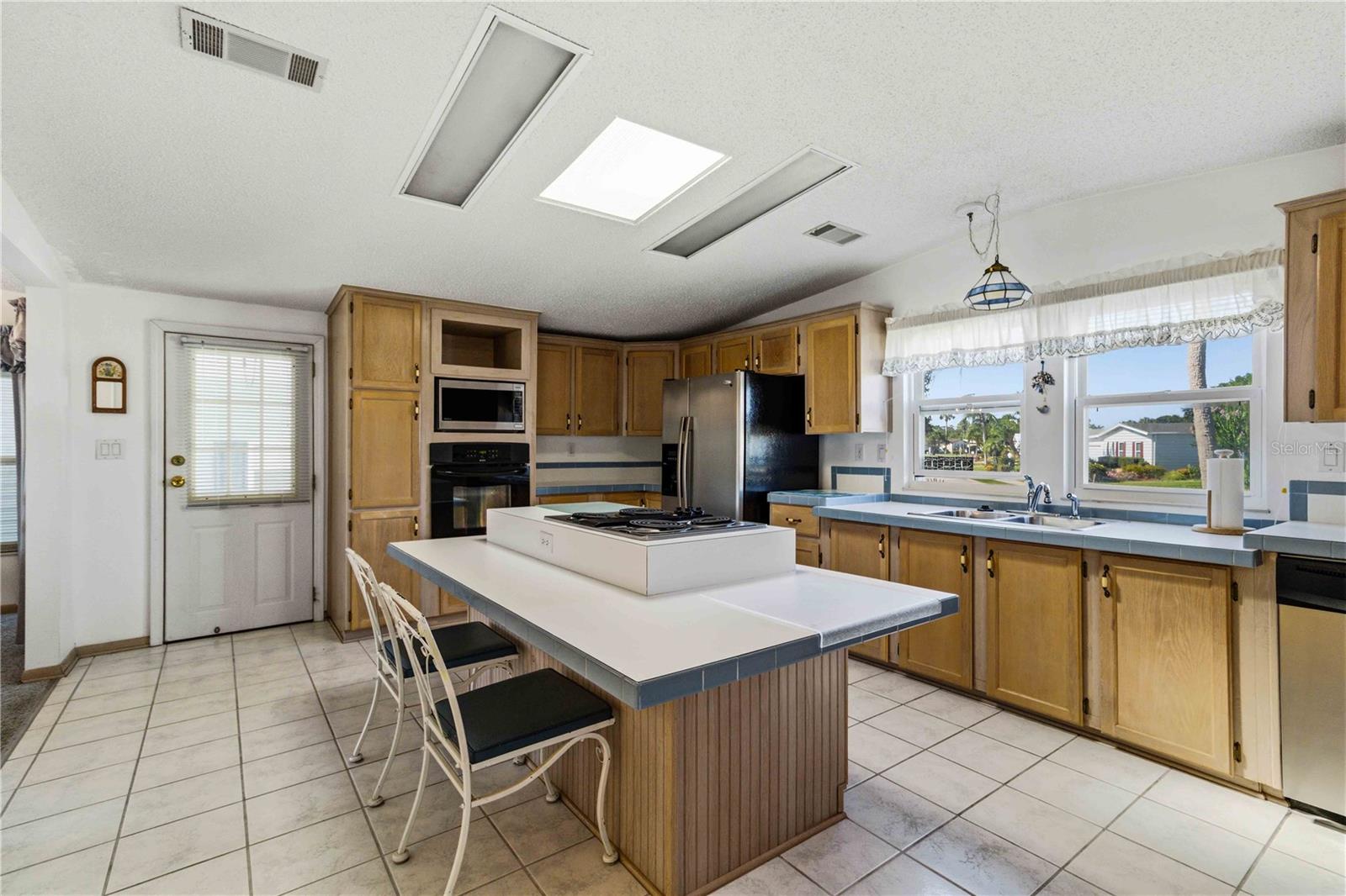 8476 IMPERIAL CIR, PALMETTO, FL — photo 29