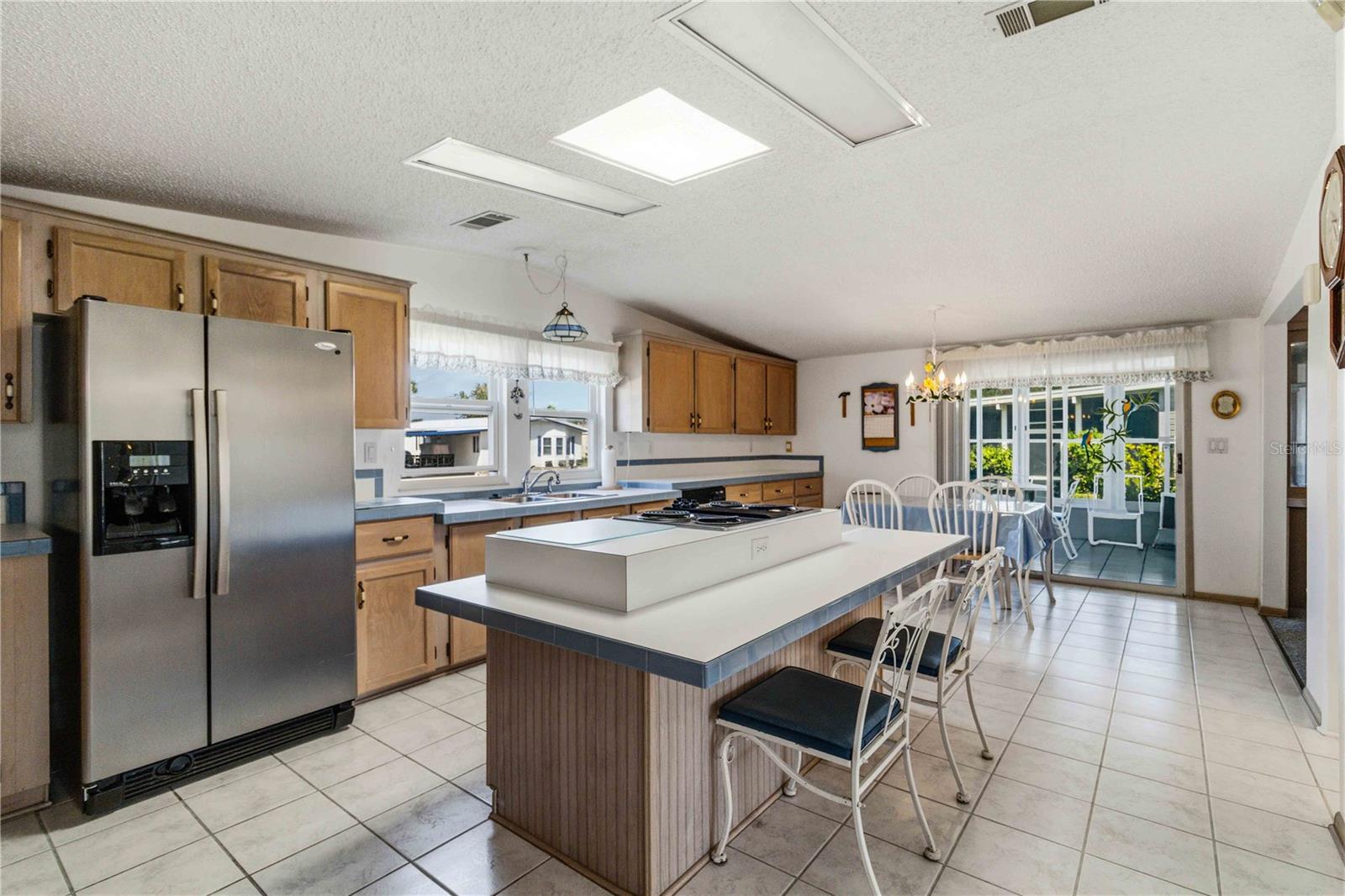 8476 IMPERIAL CIR, PALMETTO, FL — photo 30