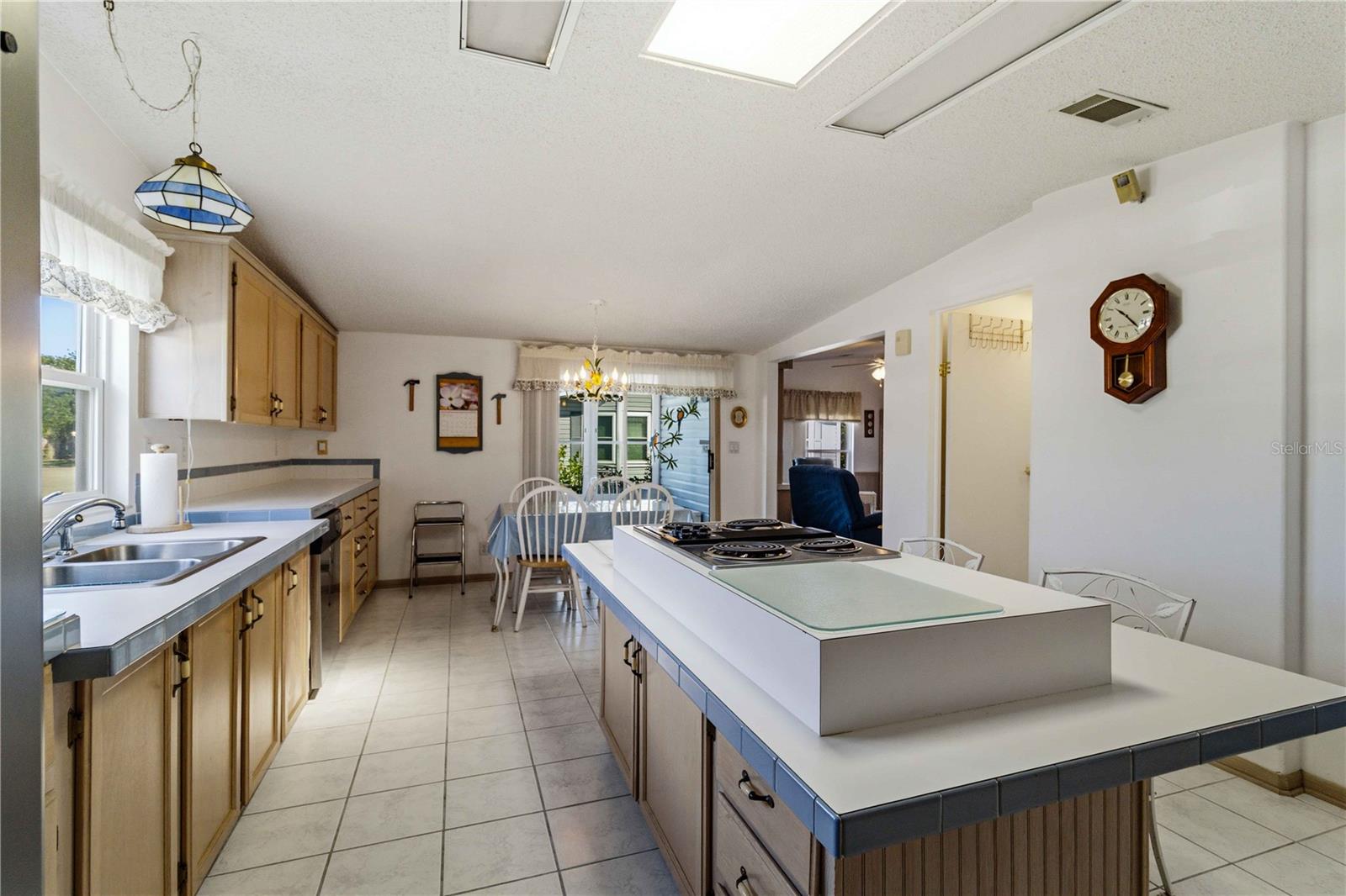 8476 IMPERIAL CIR, PALMETTO, FL — photo 31