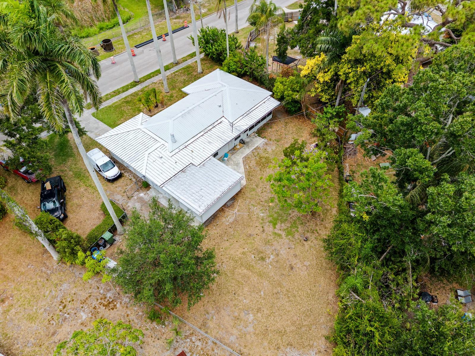 2415 2ND AVE E, BRADENTON, FL — photo 3