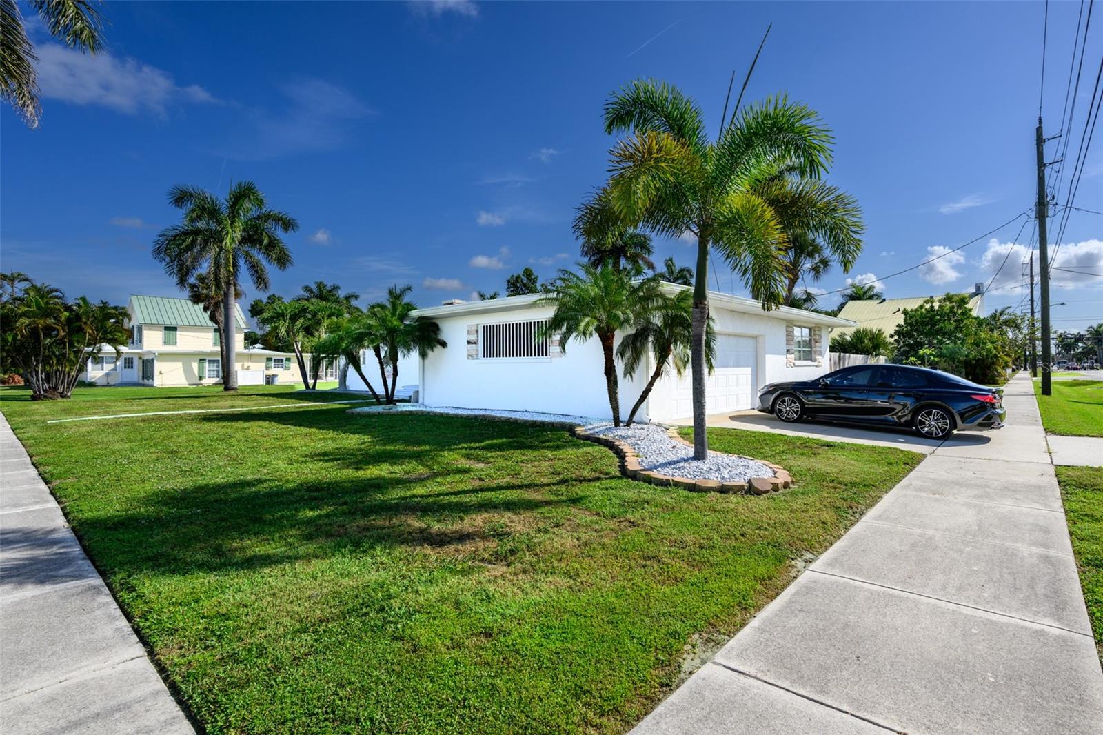 330 HARVEY ST, PUNTA GORDA, FL — photo 3