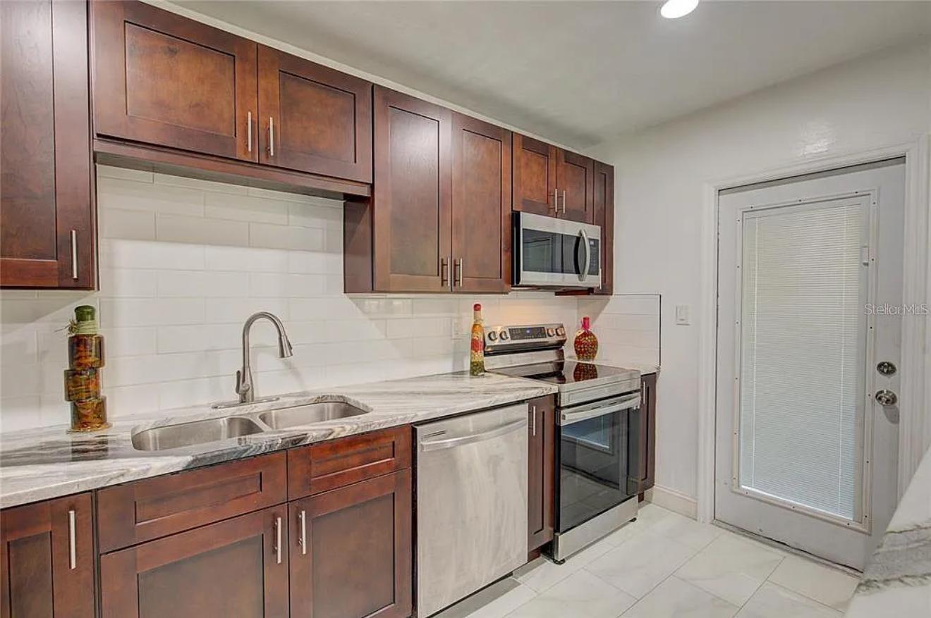 1008 CHESTER DR, CLEARWATER, FL — photo 5