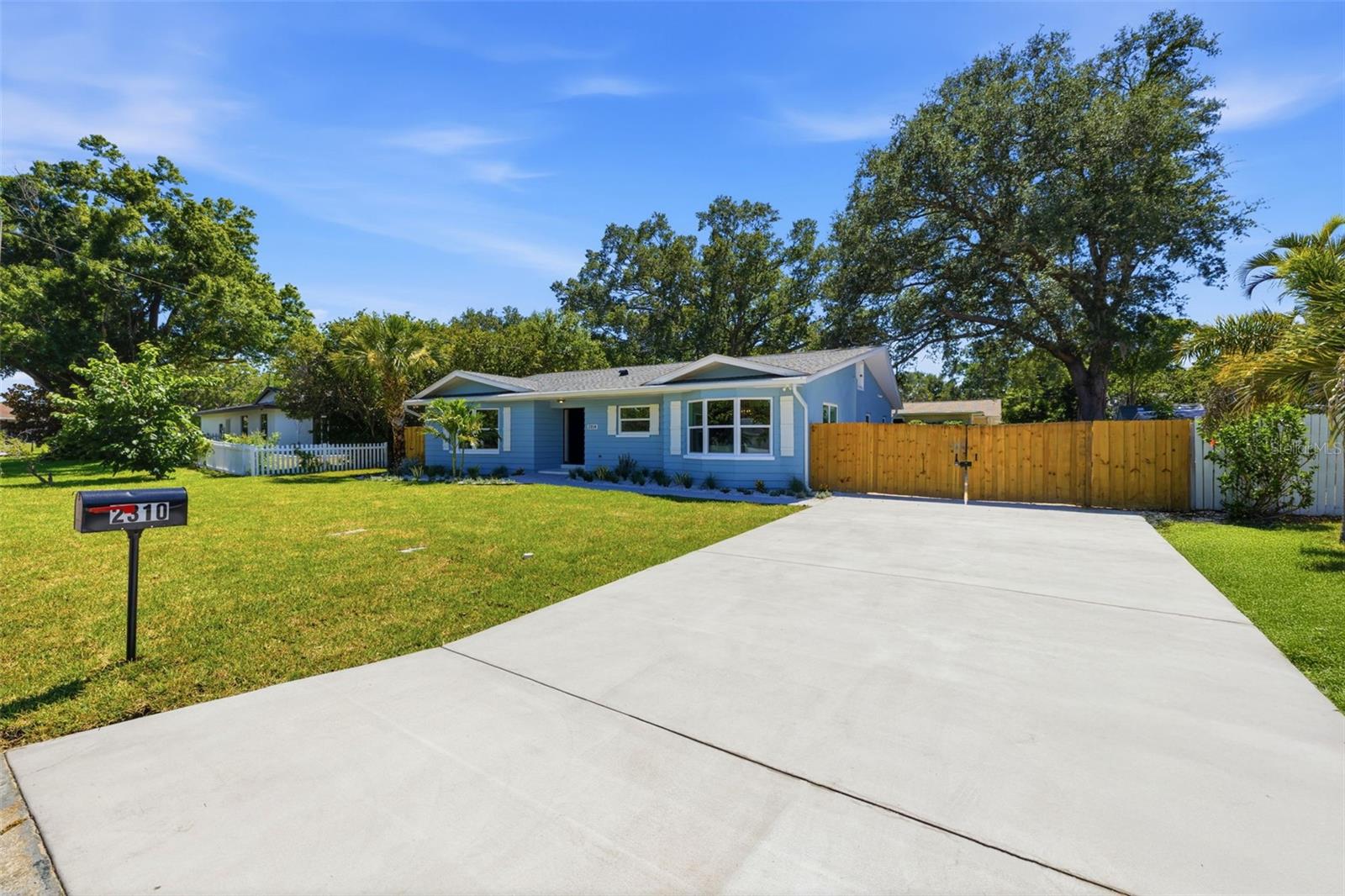2310 HARRISON DR, DUNEDIN, FL — photo 3