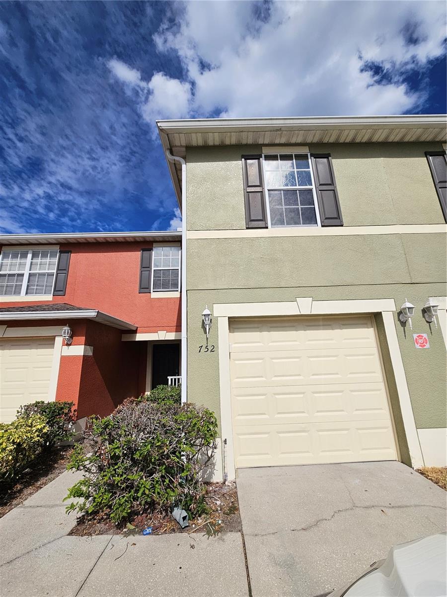 752 CRESTING OAK CIR #64, ORLANDO, FL