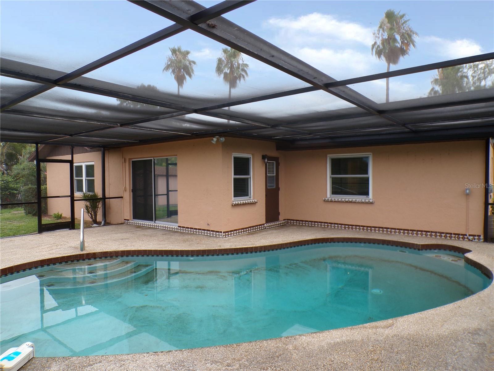 1622 17TH ST E, BRADENTON, FL — photo 2