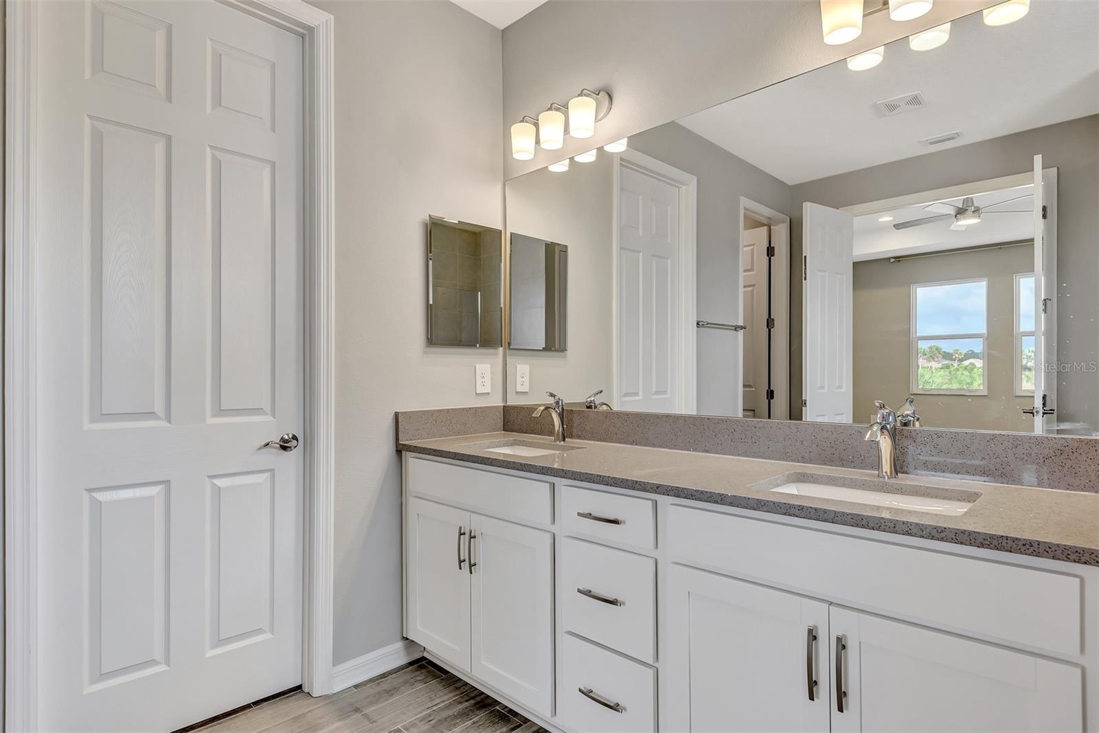 5825 MILLENNIUM SILVER CT, SARASOTA, FL — photo 29