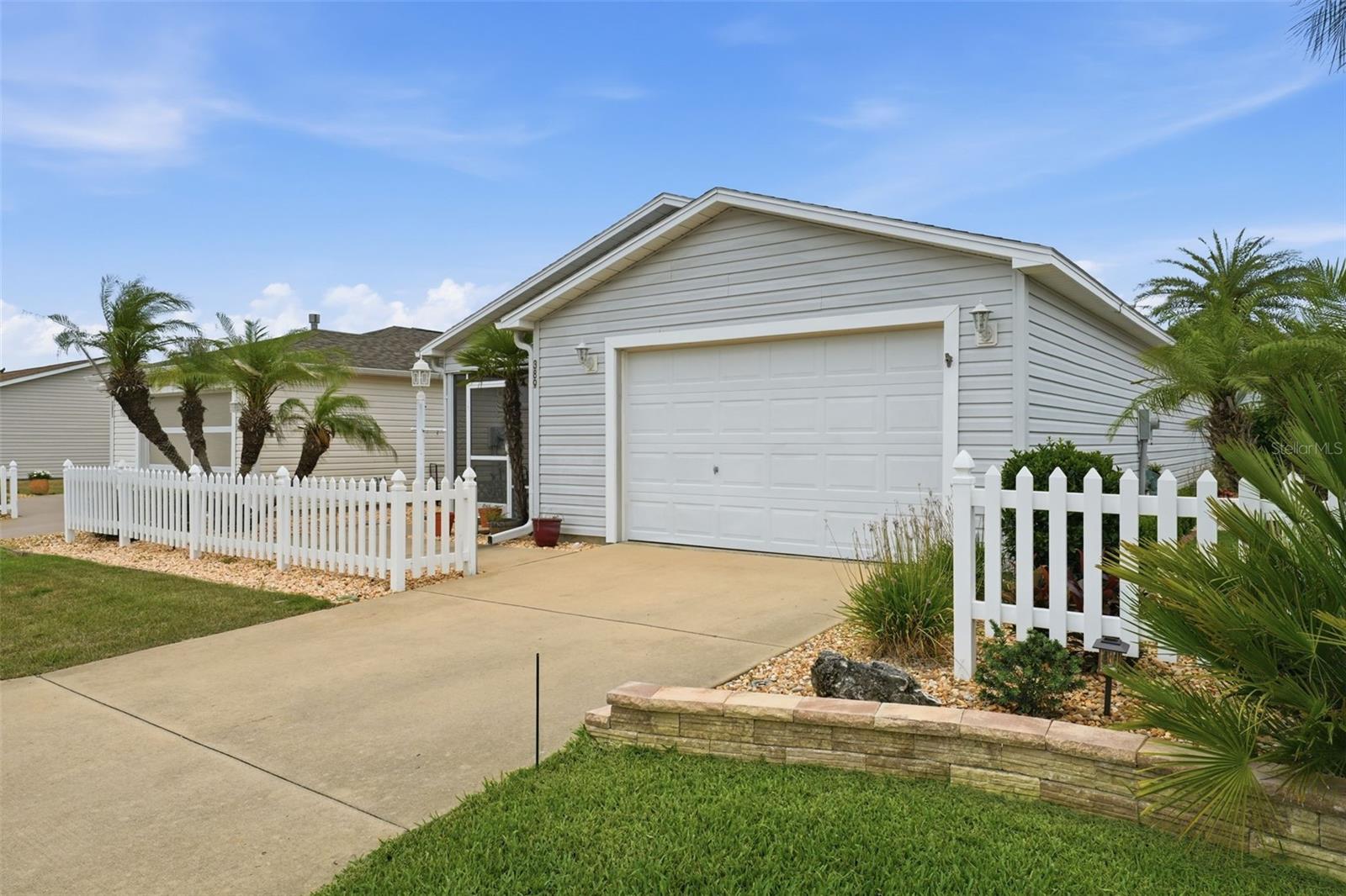389 SEVEN OAKS LN, THE VILLAGES, FL — photo 36