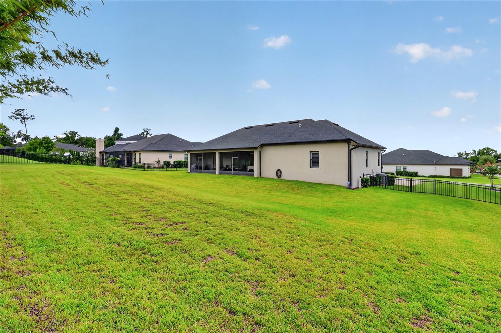 2564 DELPHI WOODS CIR, LAKELAND, FL — photo 8