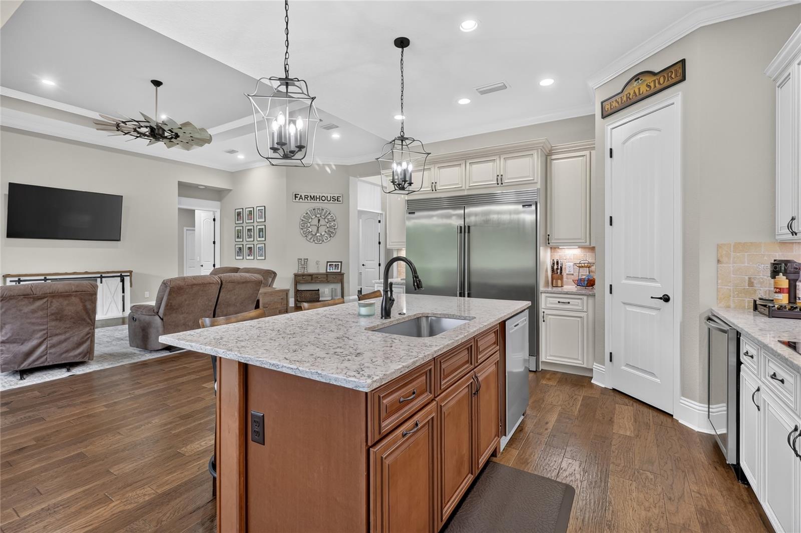 2564 DELPHI WOODS CIR, LAKELAND, FL — photo 31