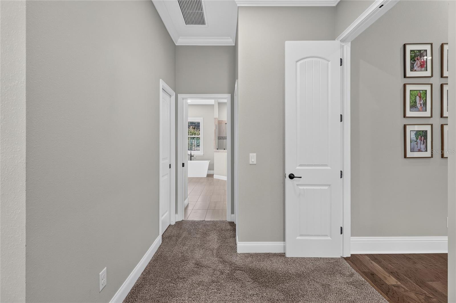 2564 DELPHI WOODS CIR, LAKELAND, FL — photo 41