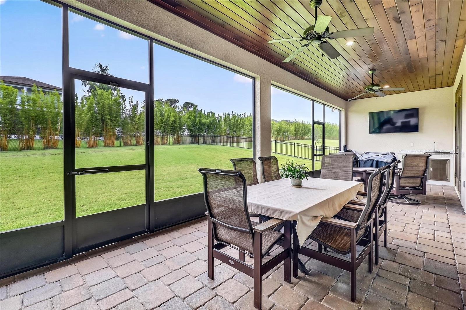 2564 DELPHI WOODS CIR, LAKELAND, FL — photo 54