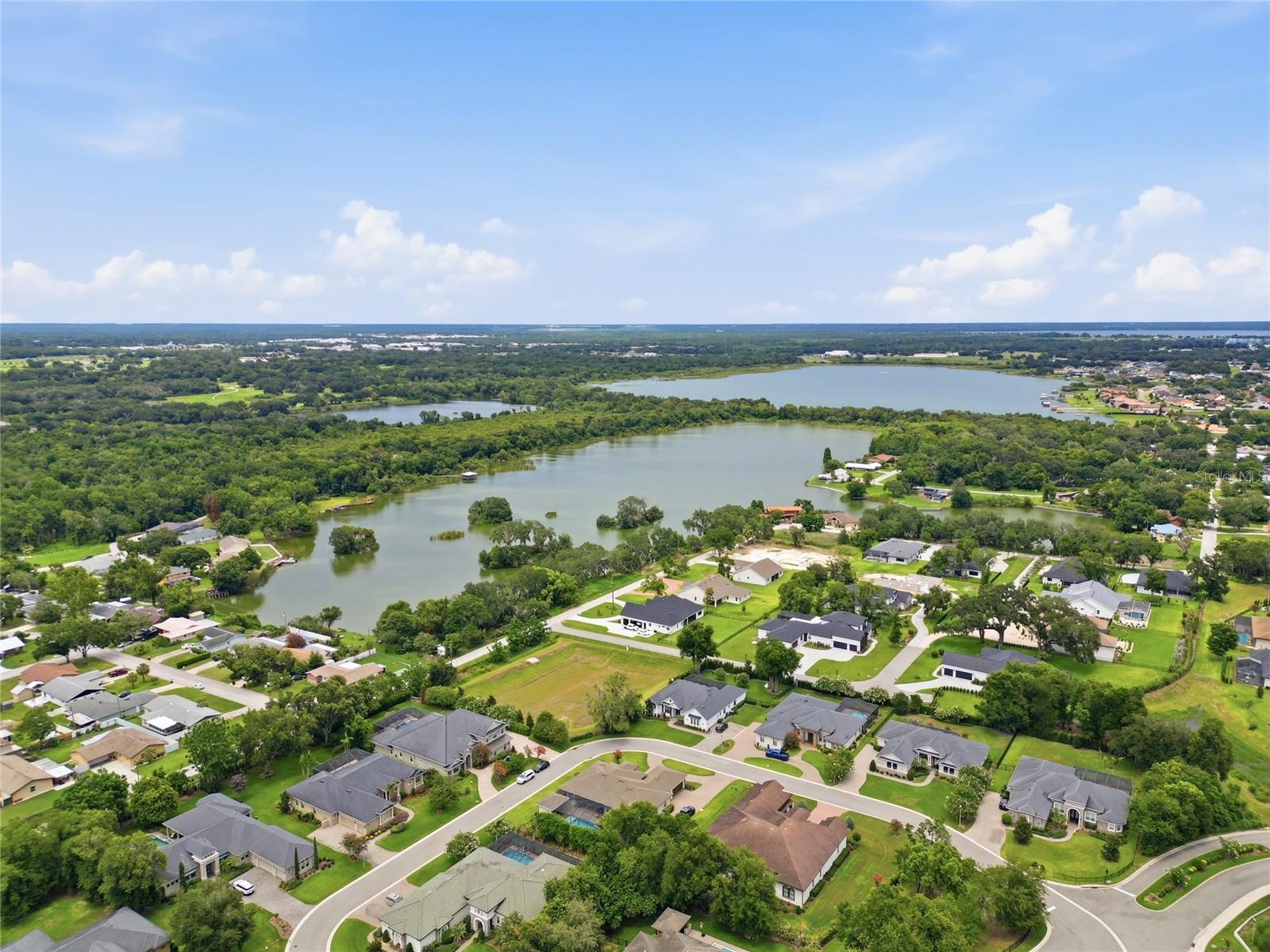 2564 DELPHI WOODS CIR, LAKELAND, FL — photo 61