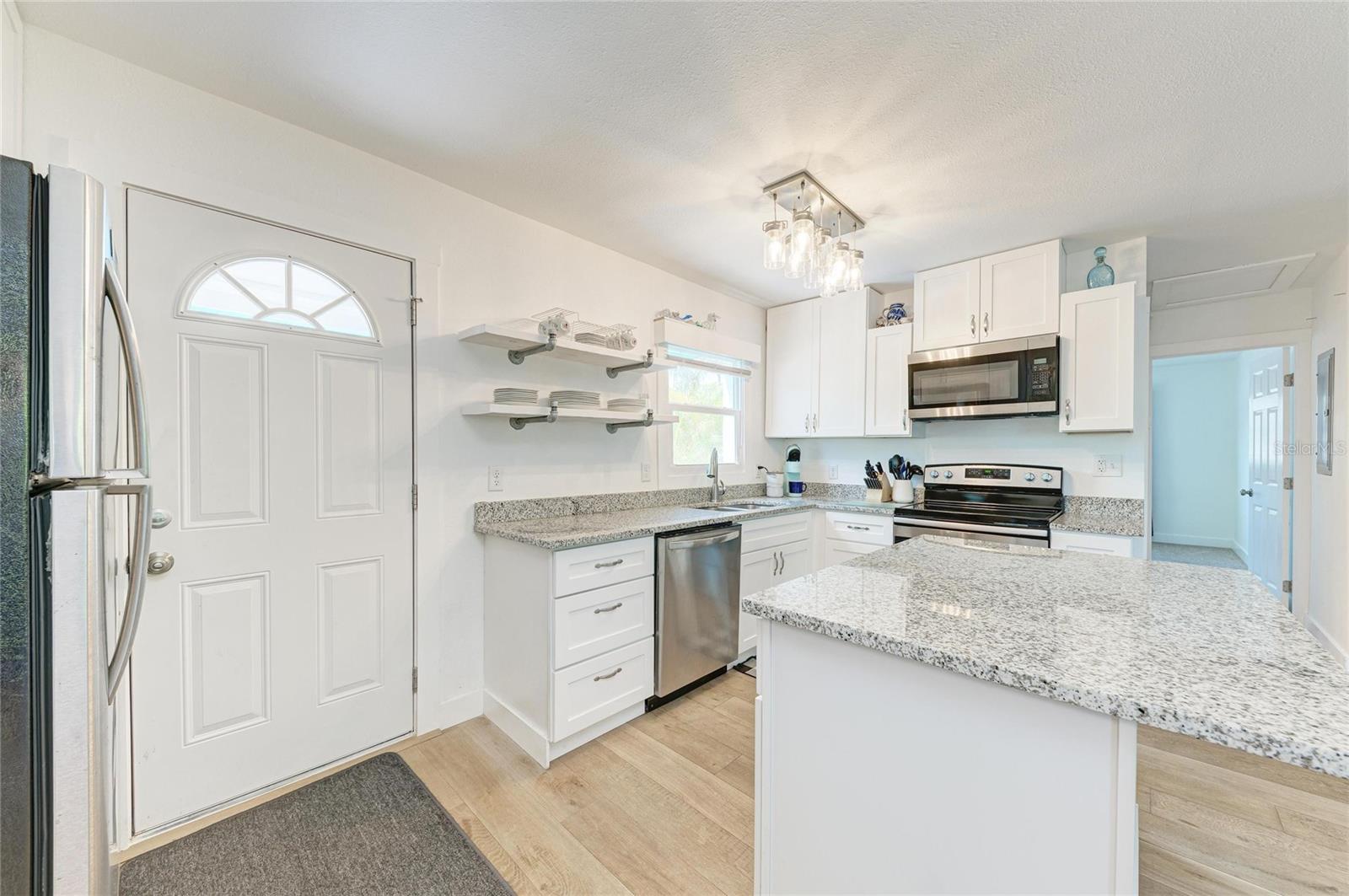 901 OAK ST SW, RUSKIN, FL — photo 13