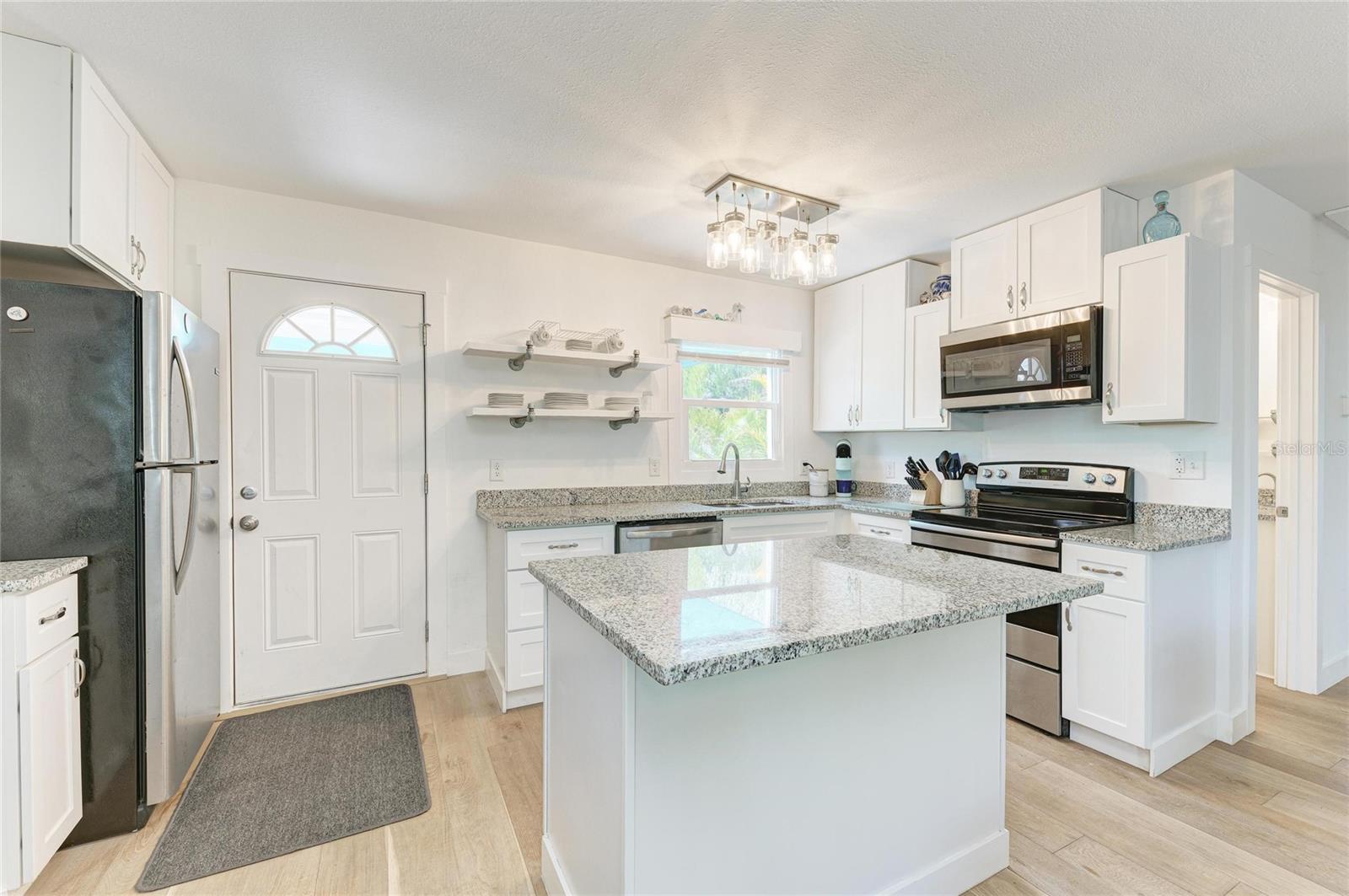 901 OAK ST SW, RUSKIN, FL — photo 21