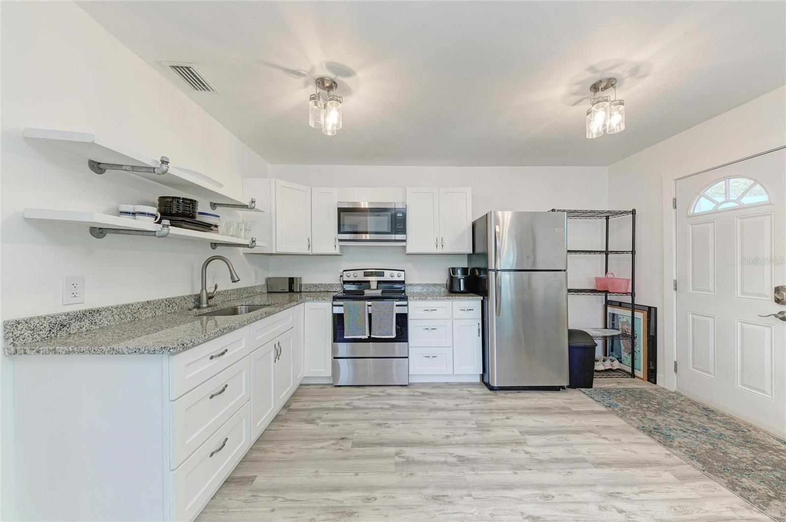 901 OAK ST SW, RUSKIN, FL — photo 45