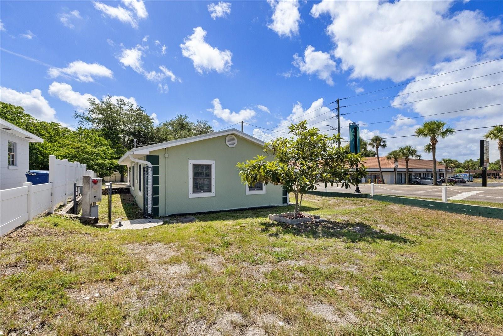 6511 MAIN ST, NEW PORT RICHEY, FL — photo 27