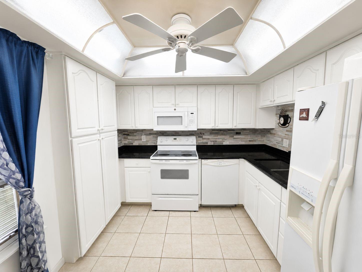 2616 COVE CAY DR #402, CLEARWATER, FL — photo 2