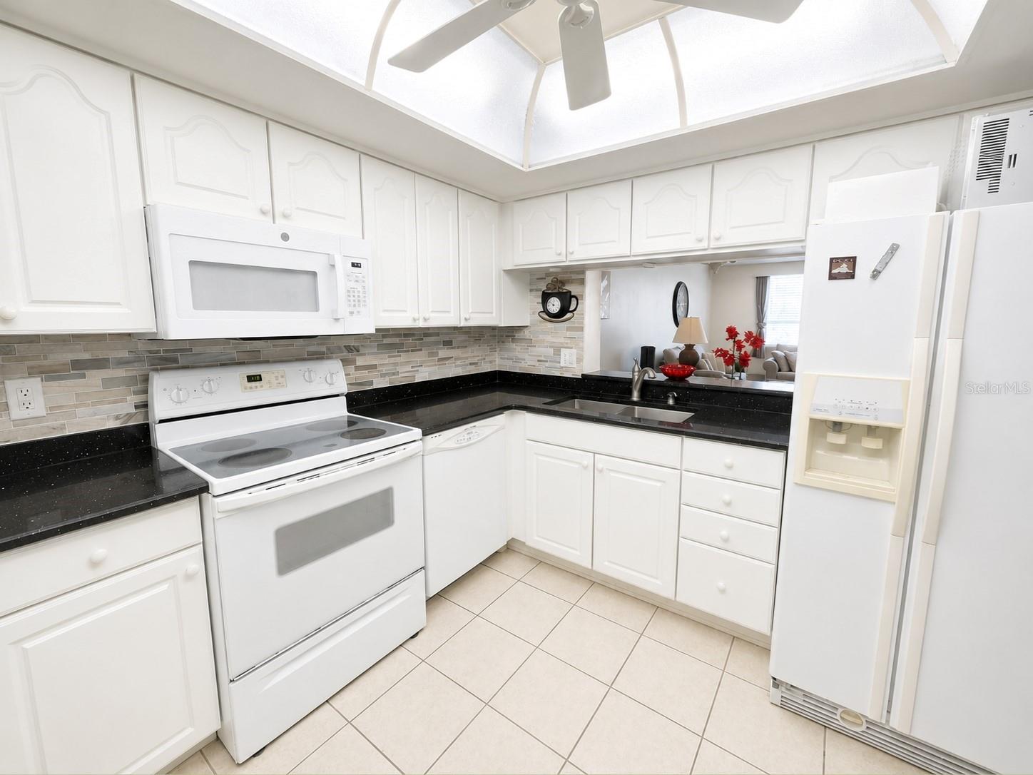 2616 COVE CAY DR #402, CLEARWATER, FL — photo 3
