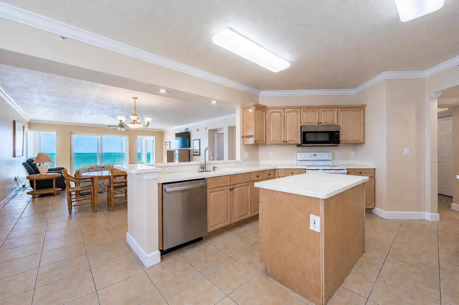 16750 GULF BLVD #311, NORTH REDINGTON BEACH, FL — photo 8
