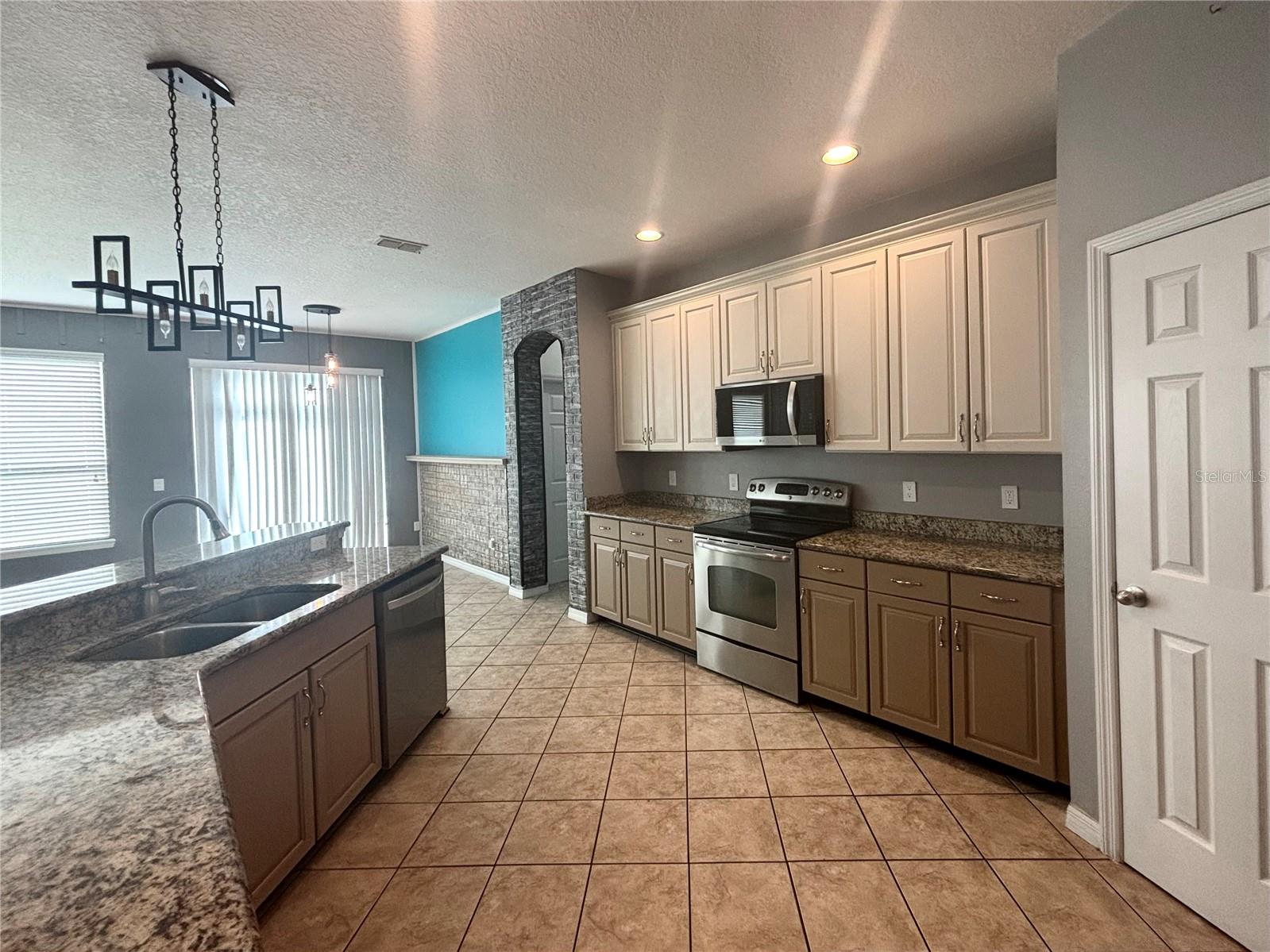 3795 MARIETTA WAY, ST CLOUD, FL — photo 8