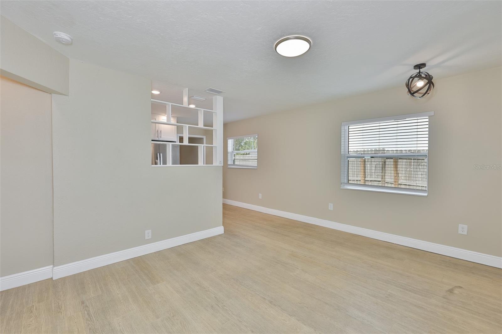 2450 40TH AVE N, ST PETERSBURG, FL — photo 7