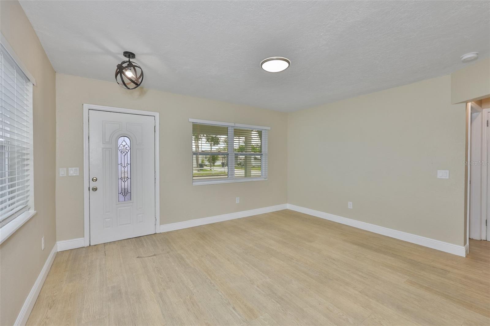 2450 40TH AVE N, ST PETERSBURG, FL — photo 10