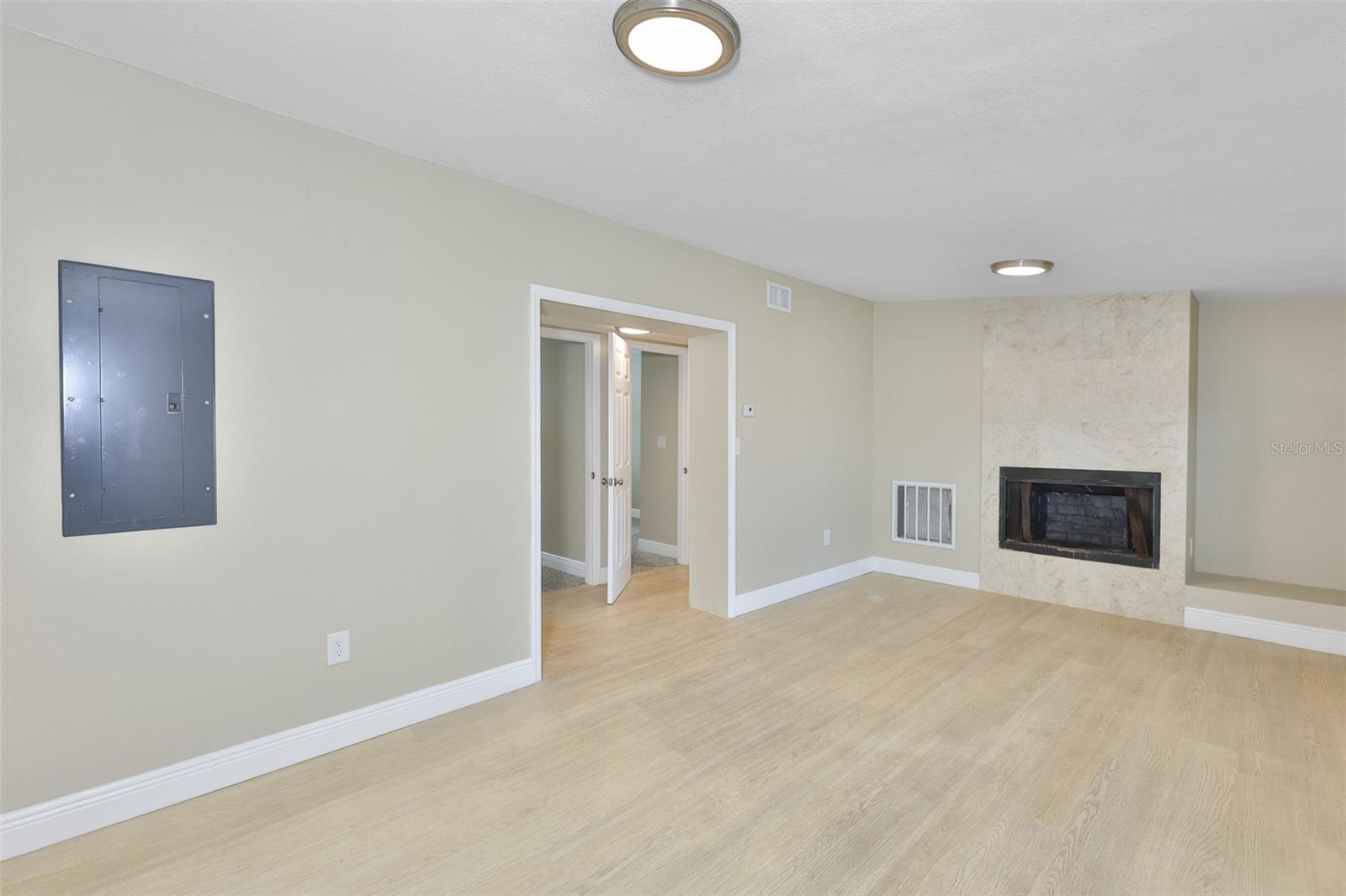 2450 40TH AVE N, ST PETERSBURG, FL — photo 11