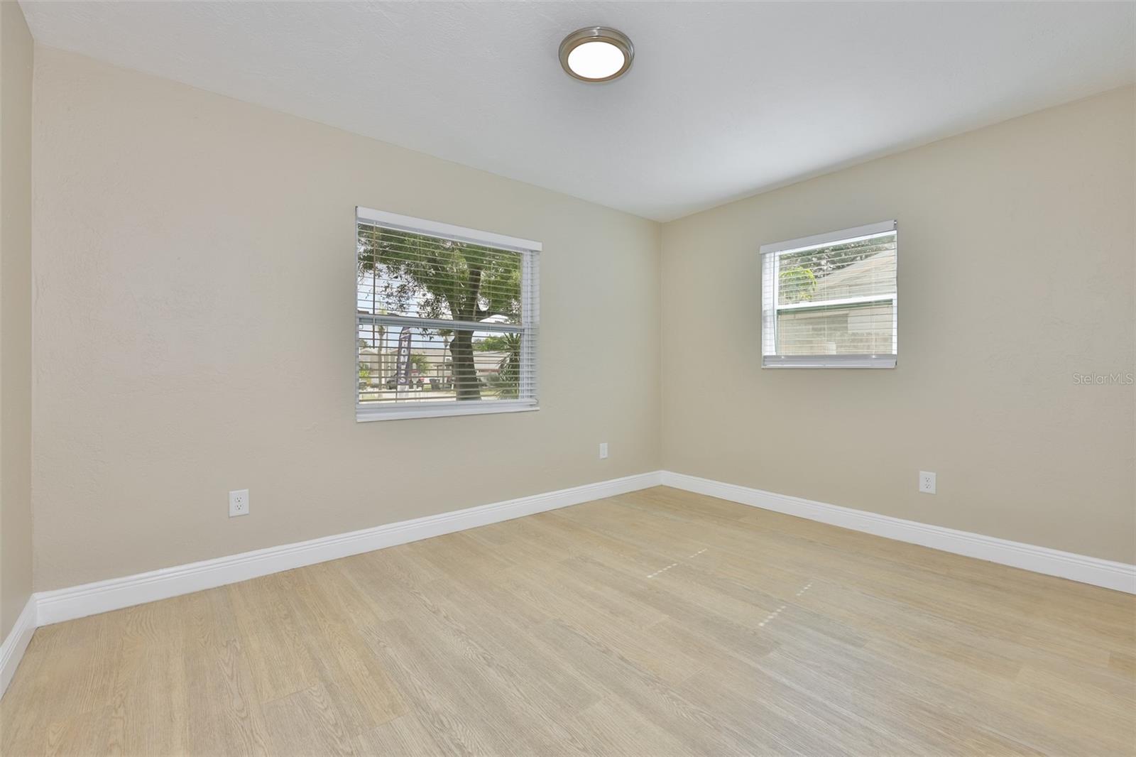 2450 40TH AVE N, ST PETERSBURG, FL — photo 16