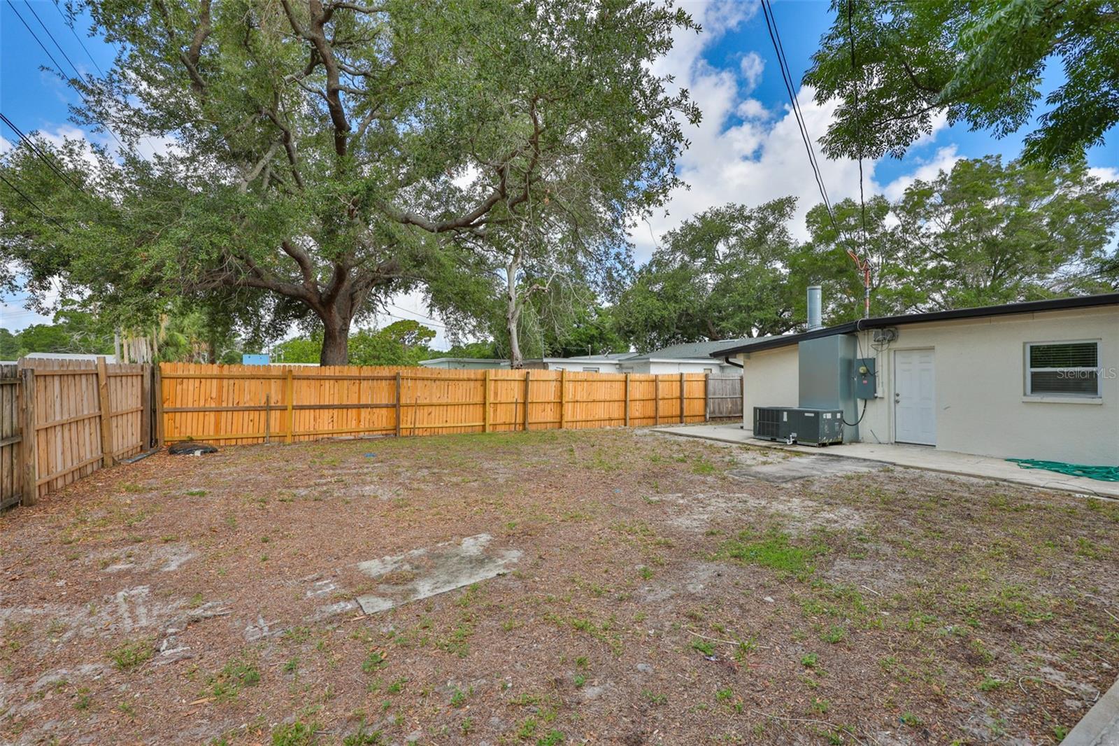 2450 40TH AVE N, ST PETERSBURG, FL — photo 27