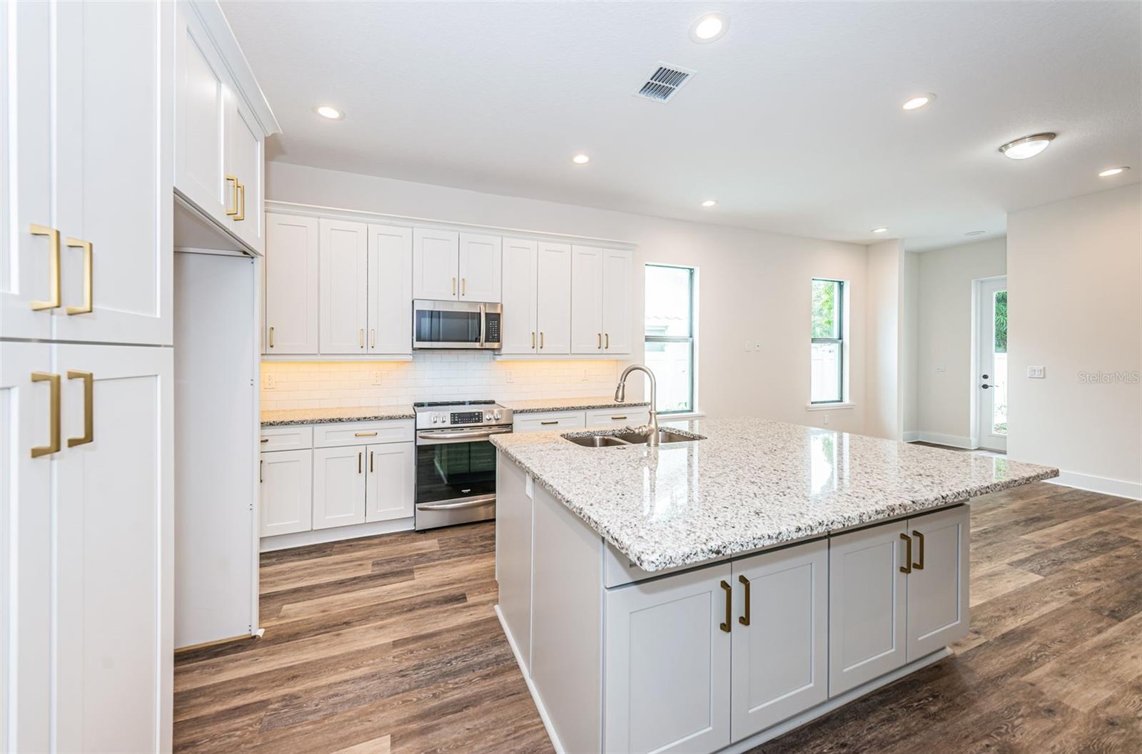 5972 CENTRAL AVE, NEW PORT RICHEY, FL — photo 16
