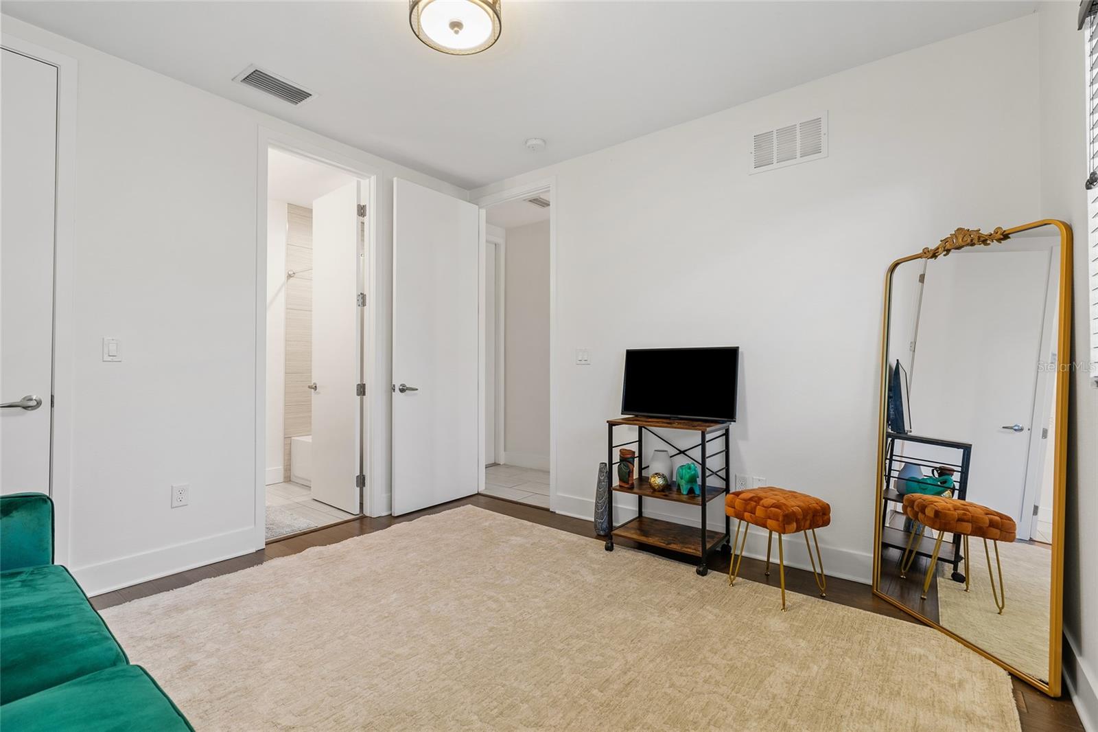 130 8TH ST N, ST PETERSBURG, FL — photo 22
