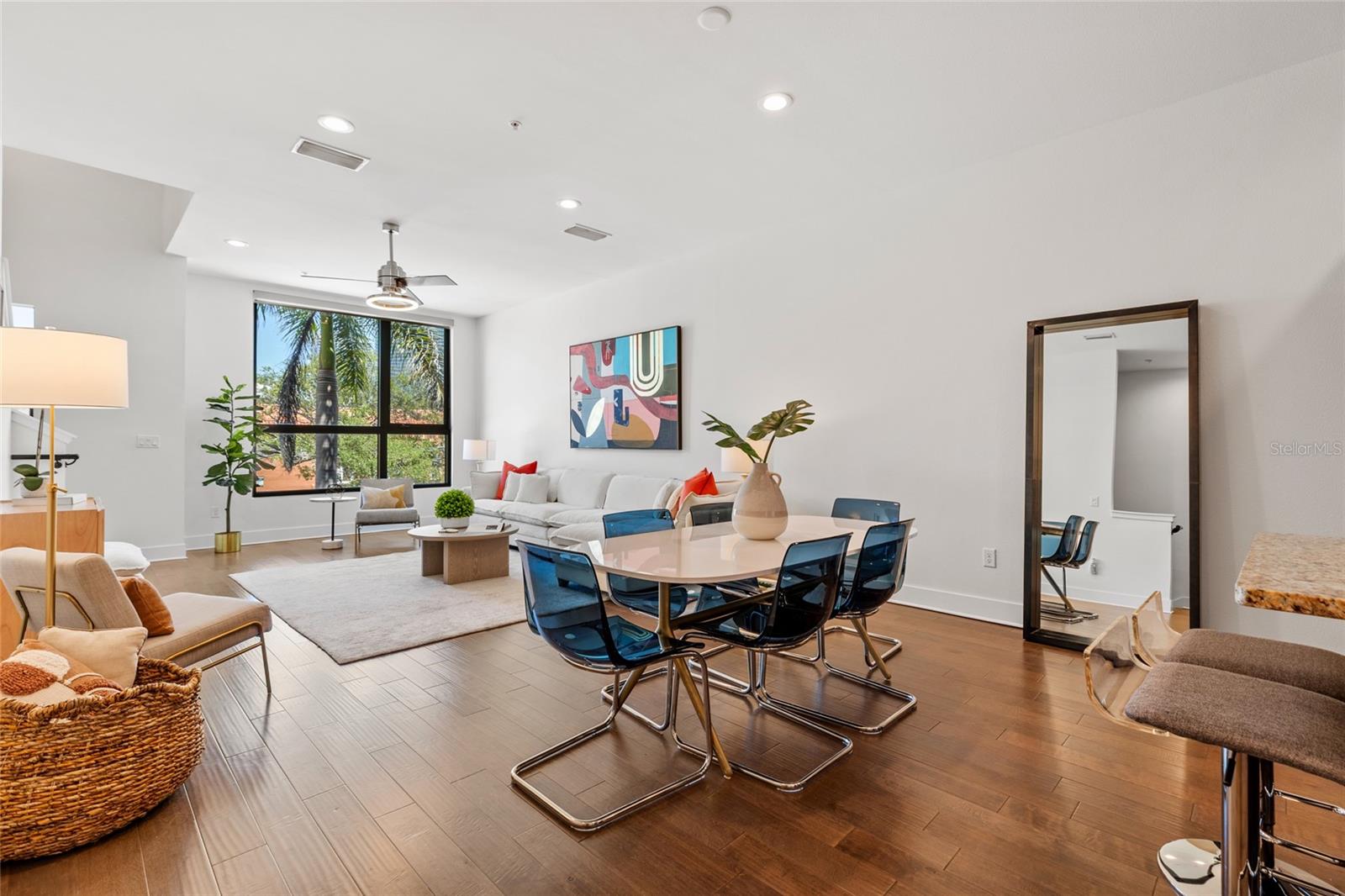 130 8TH ST N, ST PETERSBURG, FL — photo 32