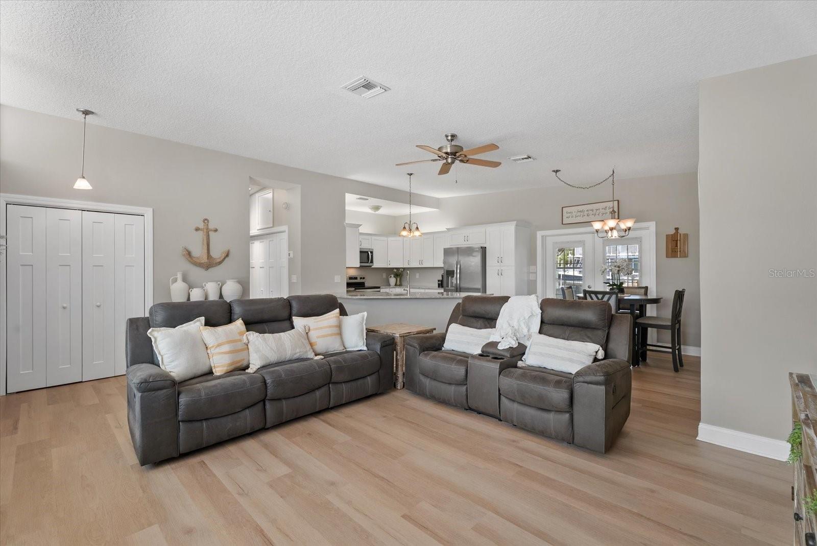 512 PALM AVE, ELLENTON, FL — photo 9