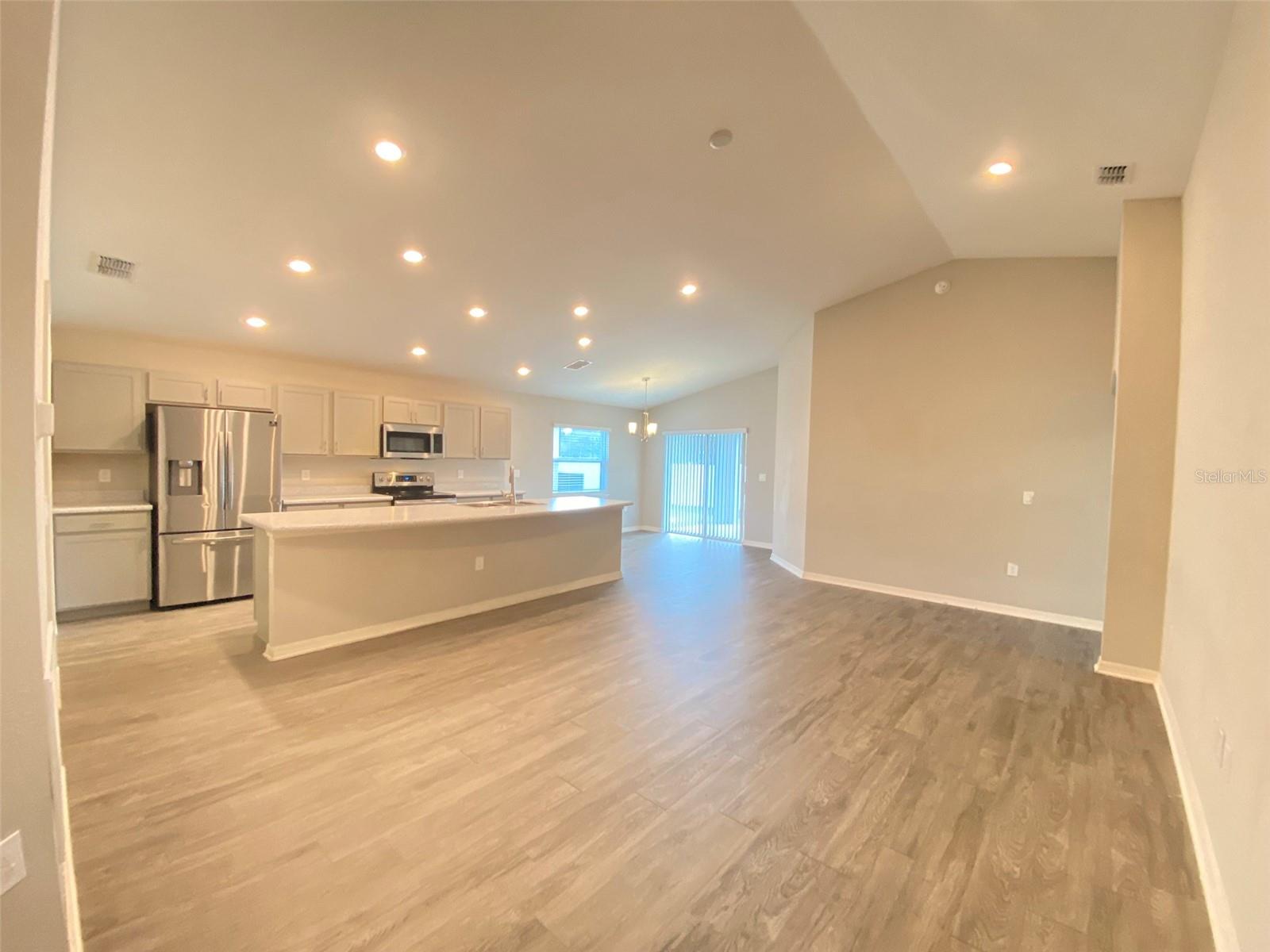 188 FOXTAIL LOOP, DAVENPORT, FL — photo 2