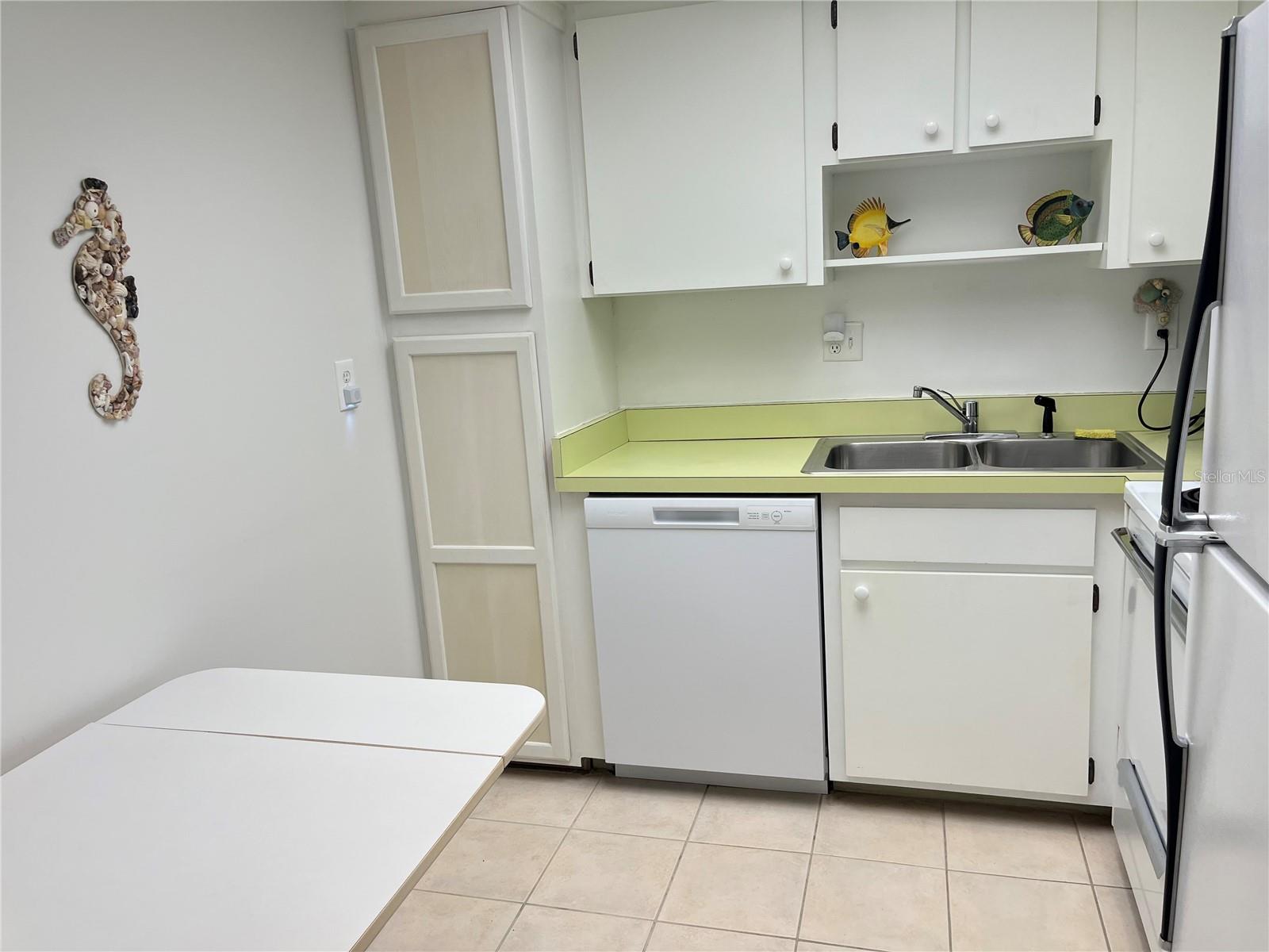 612 BIRD BAY DR S #112CAR, VENICE, FL — photo 2