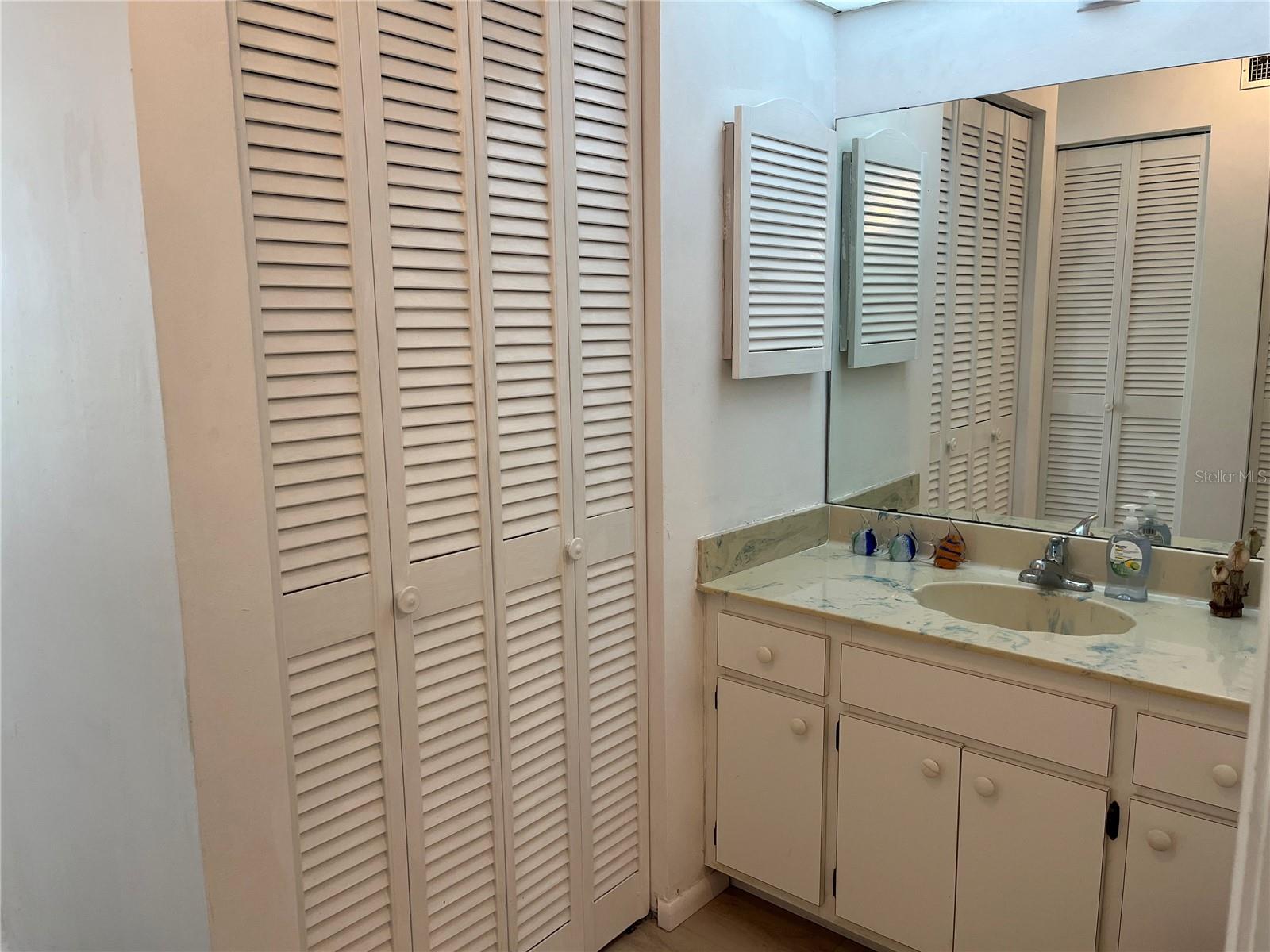 612 BIRD BAY DR S #112CAR, VENICE, FL — photo 15