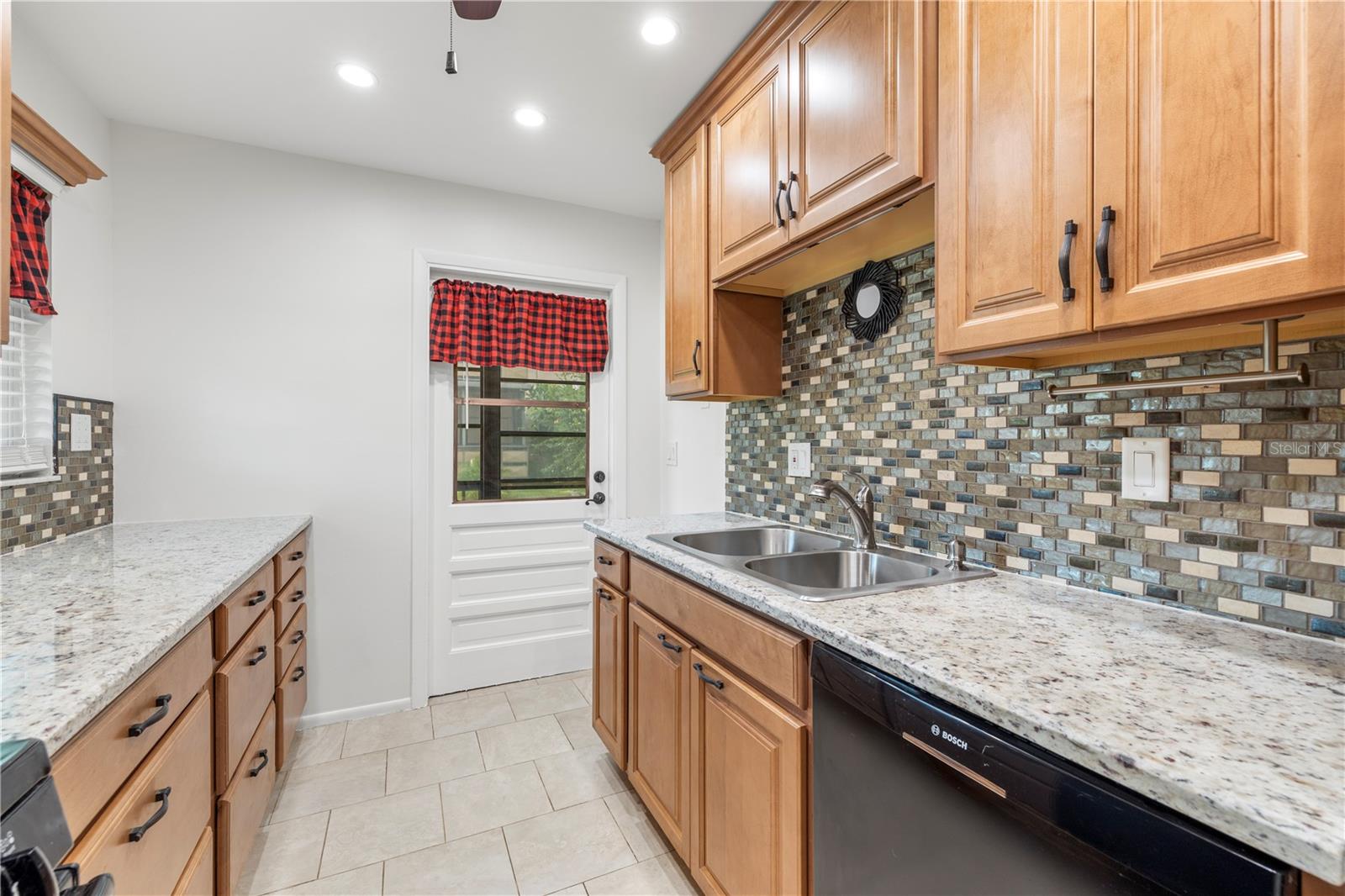 5973 TERRACE PARK DR N #101, ST PETERSBURG, FL — photo 12