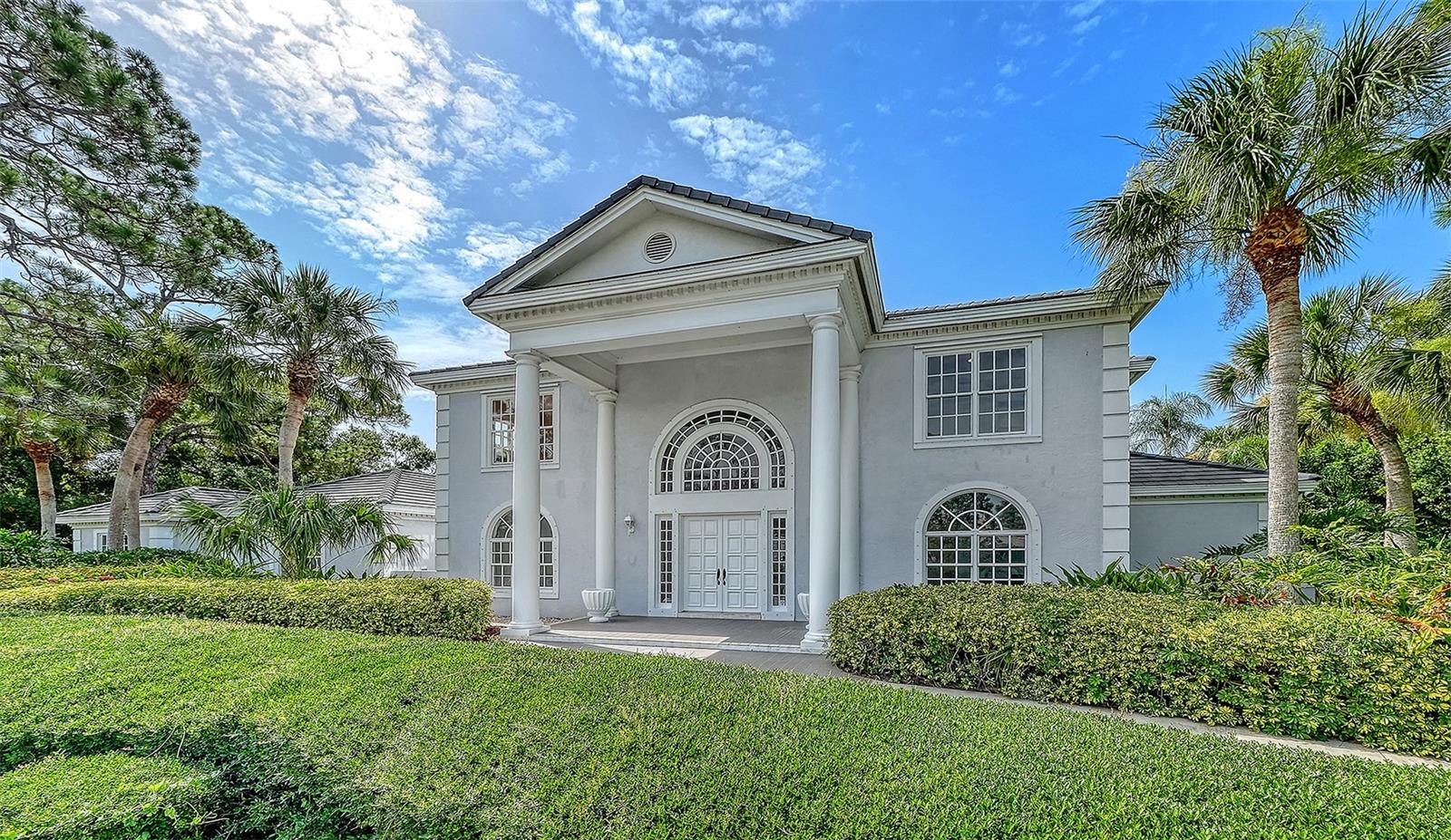 916 MACEWEN DR, OSPREY, FL