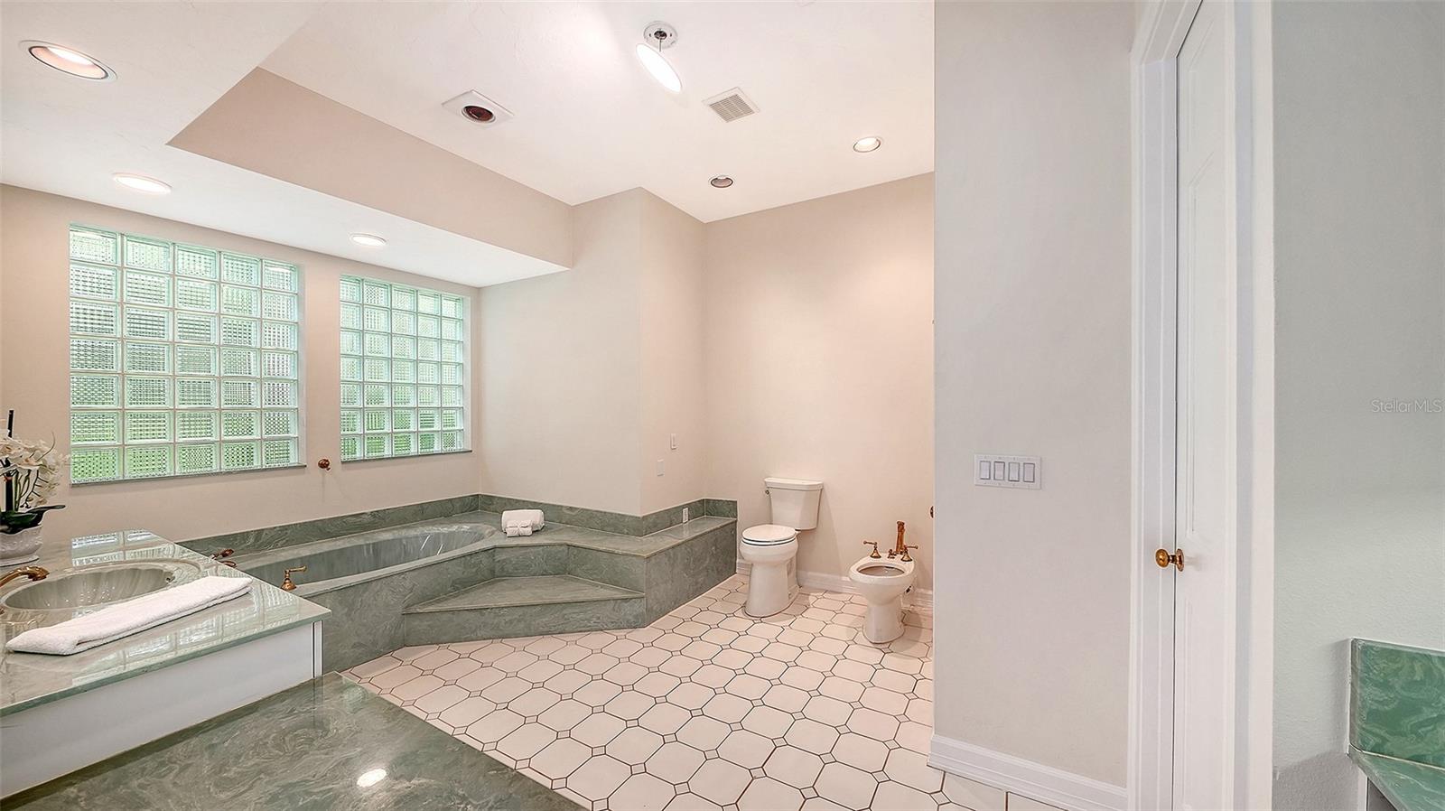916 MACEWEN DR, OSPREY, FL — photo 38